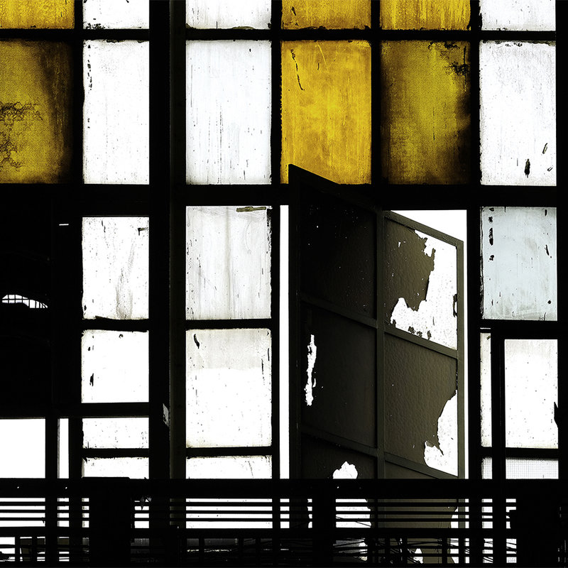 Bronx 1 - Digital behang, Loft met glas-in-lood ramen - Geel, Zwart | Pearl gladde fleece
