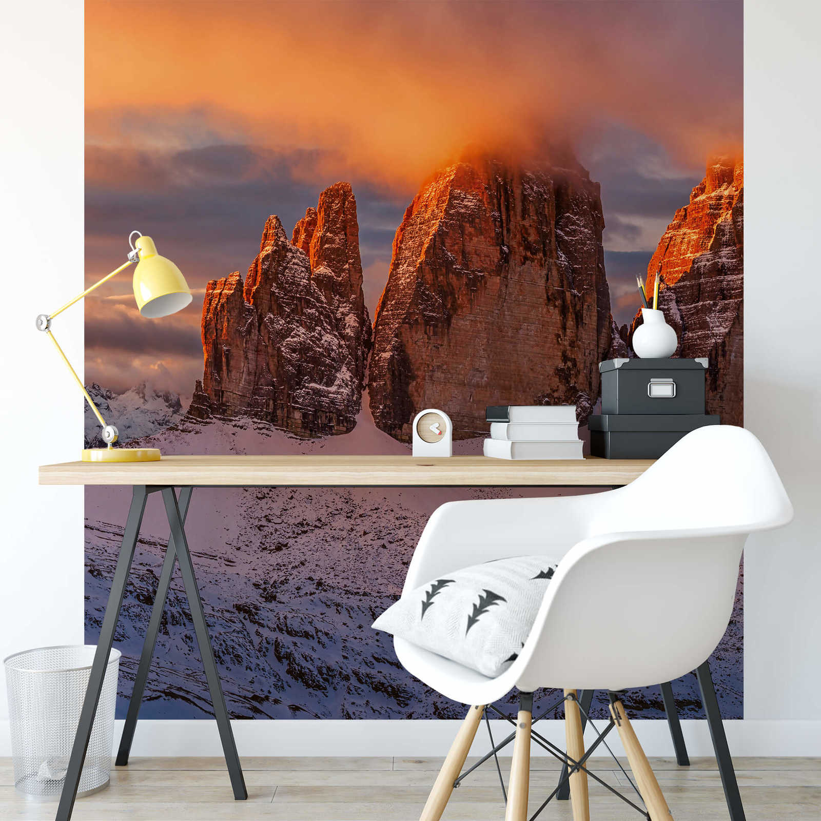             Muurschildering Bergtop in Italië - Wit, Bruin, Geel
        