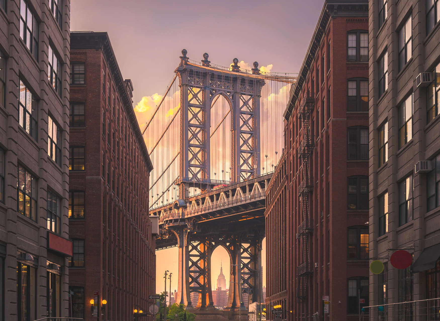             Brooklyn Bridge from Street View - Brown, Grey
        
