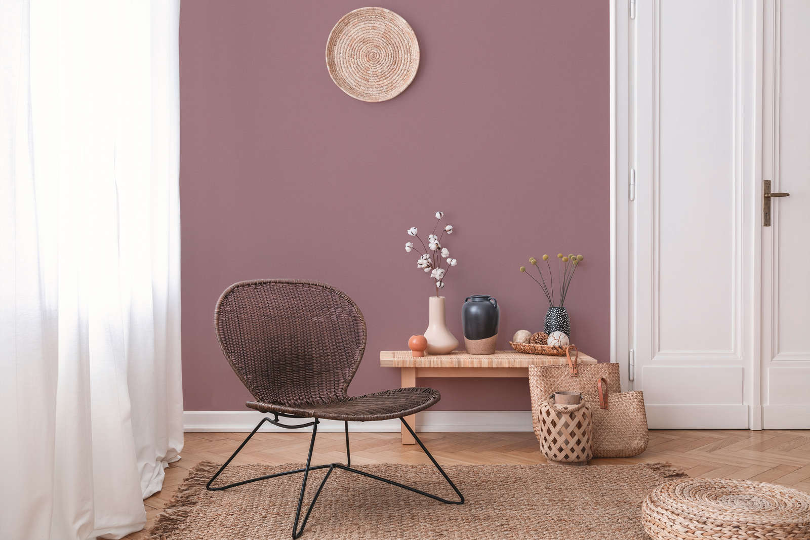             Plain non-woven wallpaper with textile look PVC-free - purple
        