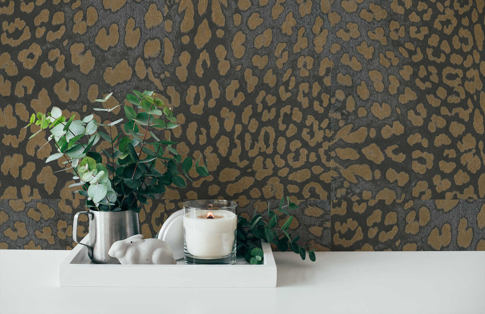             Animal print wallpaper with metallic pattern - grey, gold
        