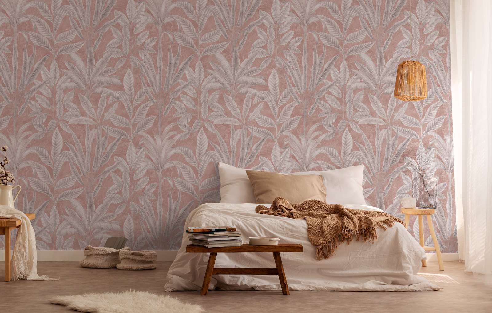             Non-woven wallpaper with large leaves in light colours - pink, grey, white
        