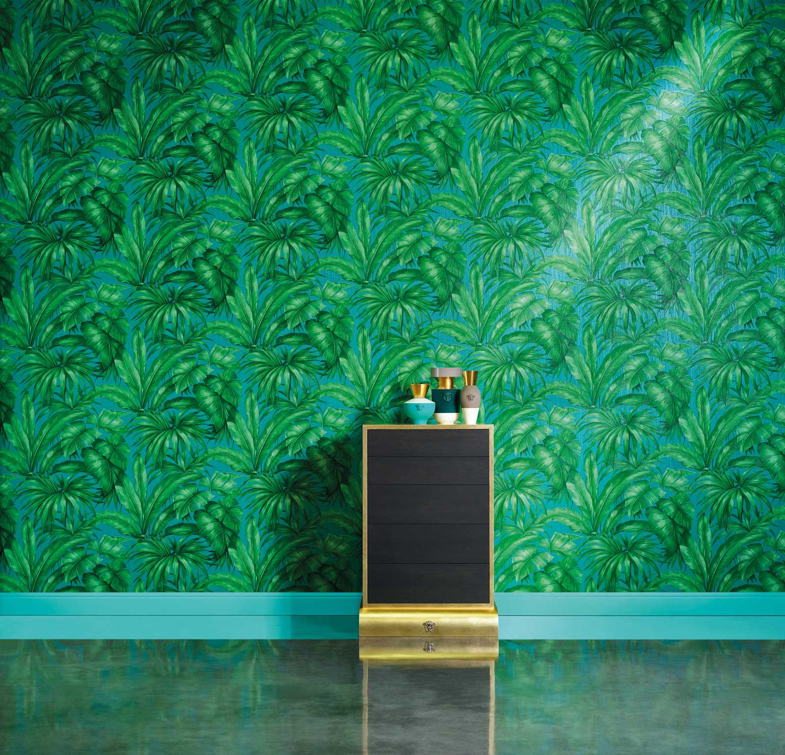             Papel pintado VERSACE selva con motivo de hojas de palmera - verde
        