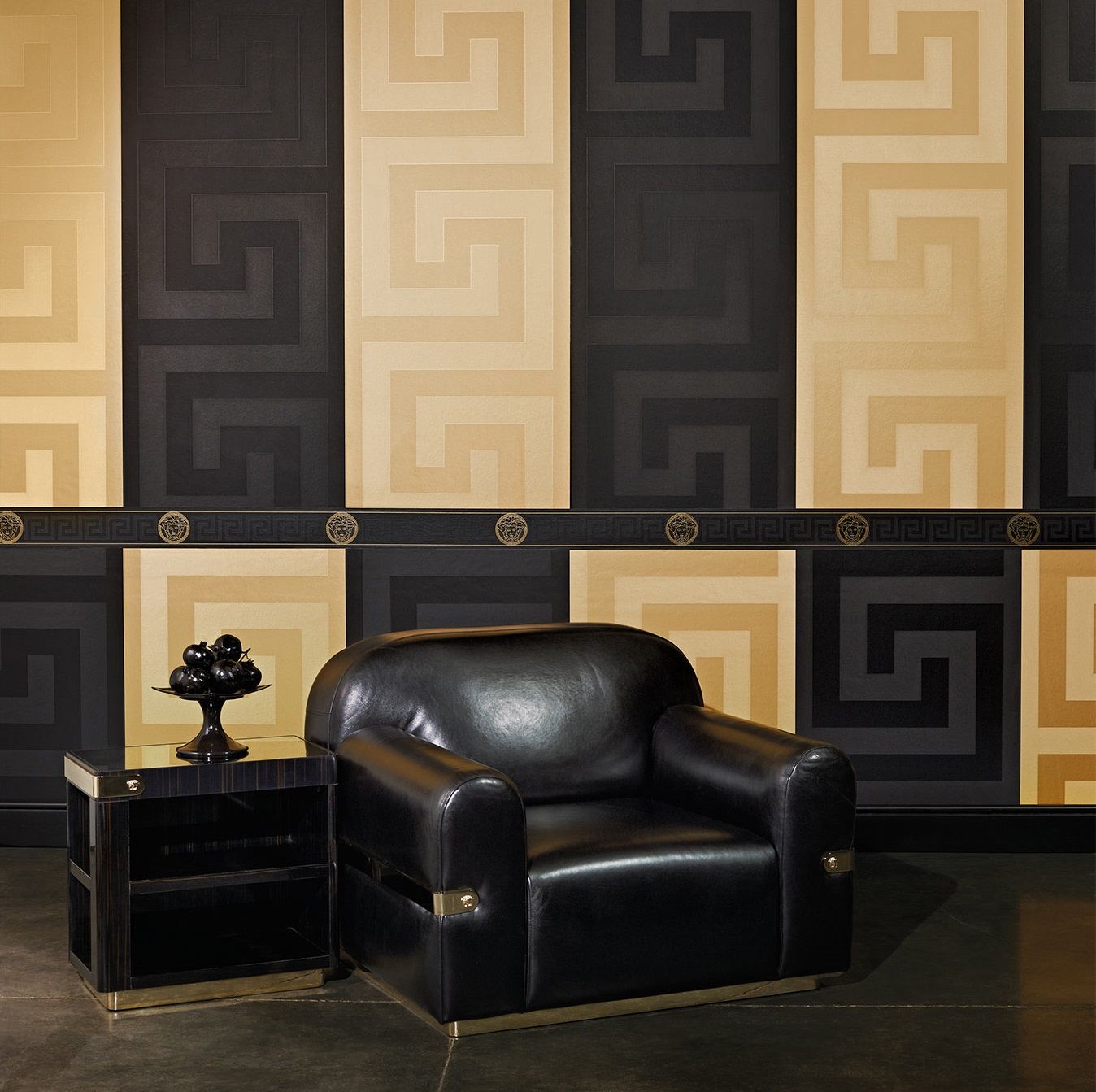 Versace Luxury Wallpaper black gold