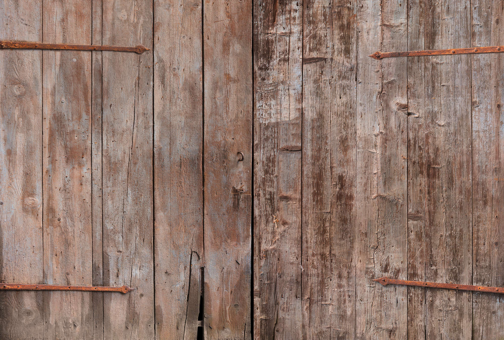             Papel pintado de madera tablero de la puerta del granero óptica en la mirada usada
        