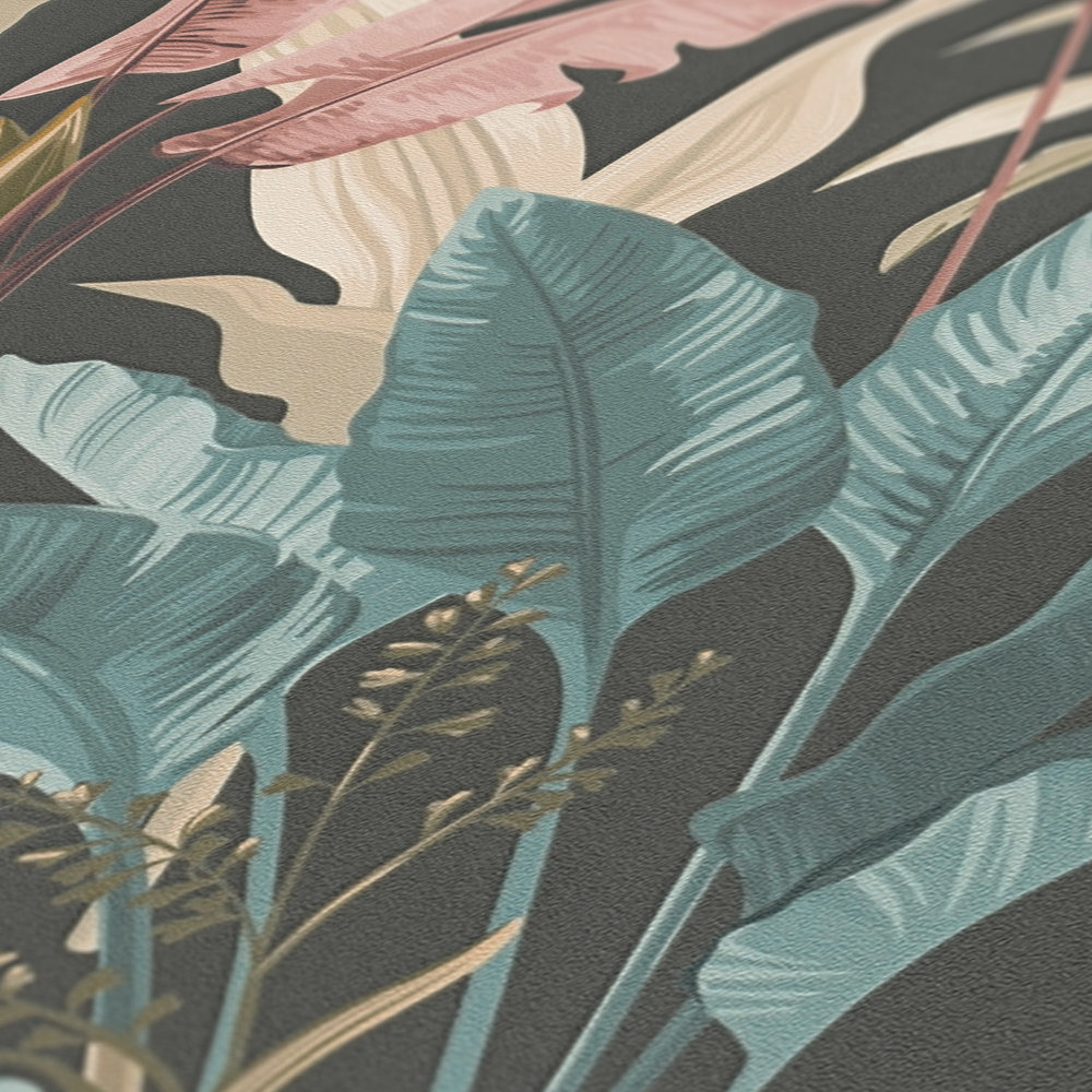             Papel pintado no tejido con un detallado diseño de hojas florales - azul, rosa, marrón
        