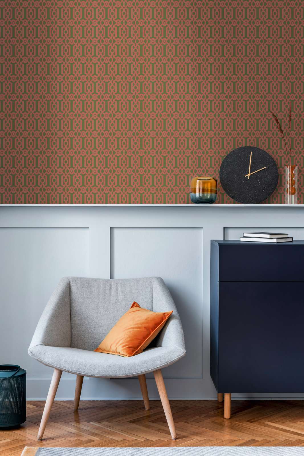             Non-woven wallpaper with graphic pattern in English style - orange, green
        