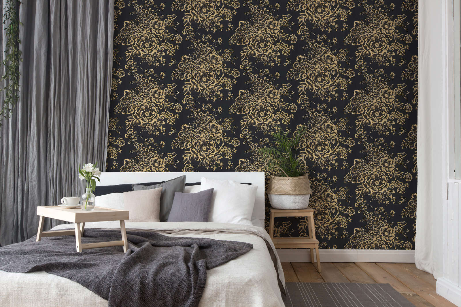             Textuurbehang met gouden bloemenpatroon - goud, zwart
        