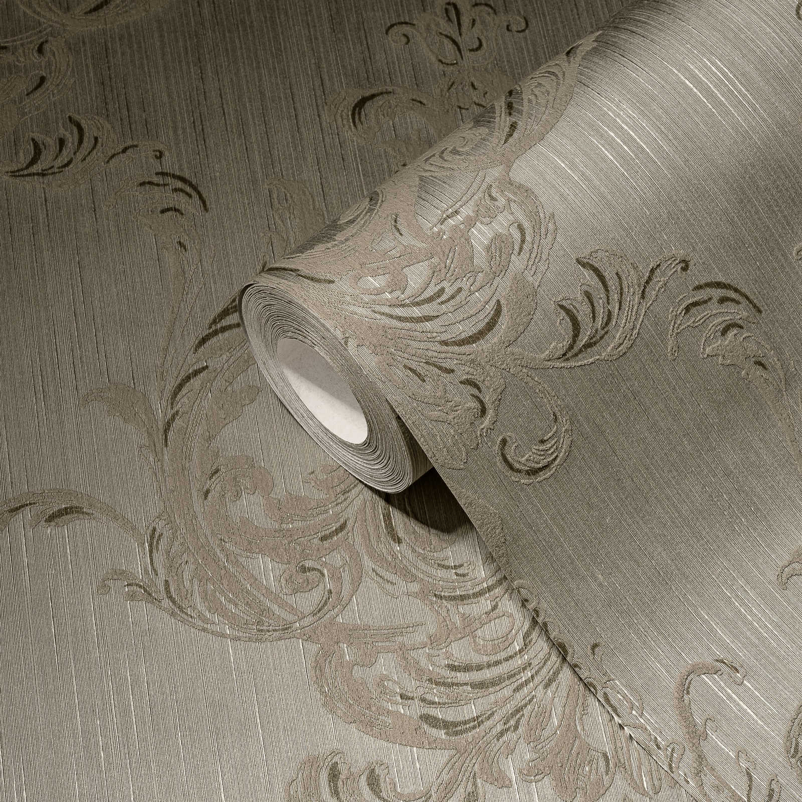             Elegante papel pintado con diseño de ornamentos de filigrana - marrón
        