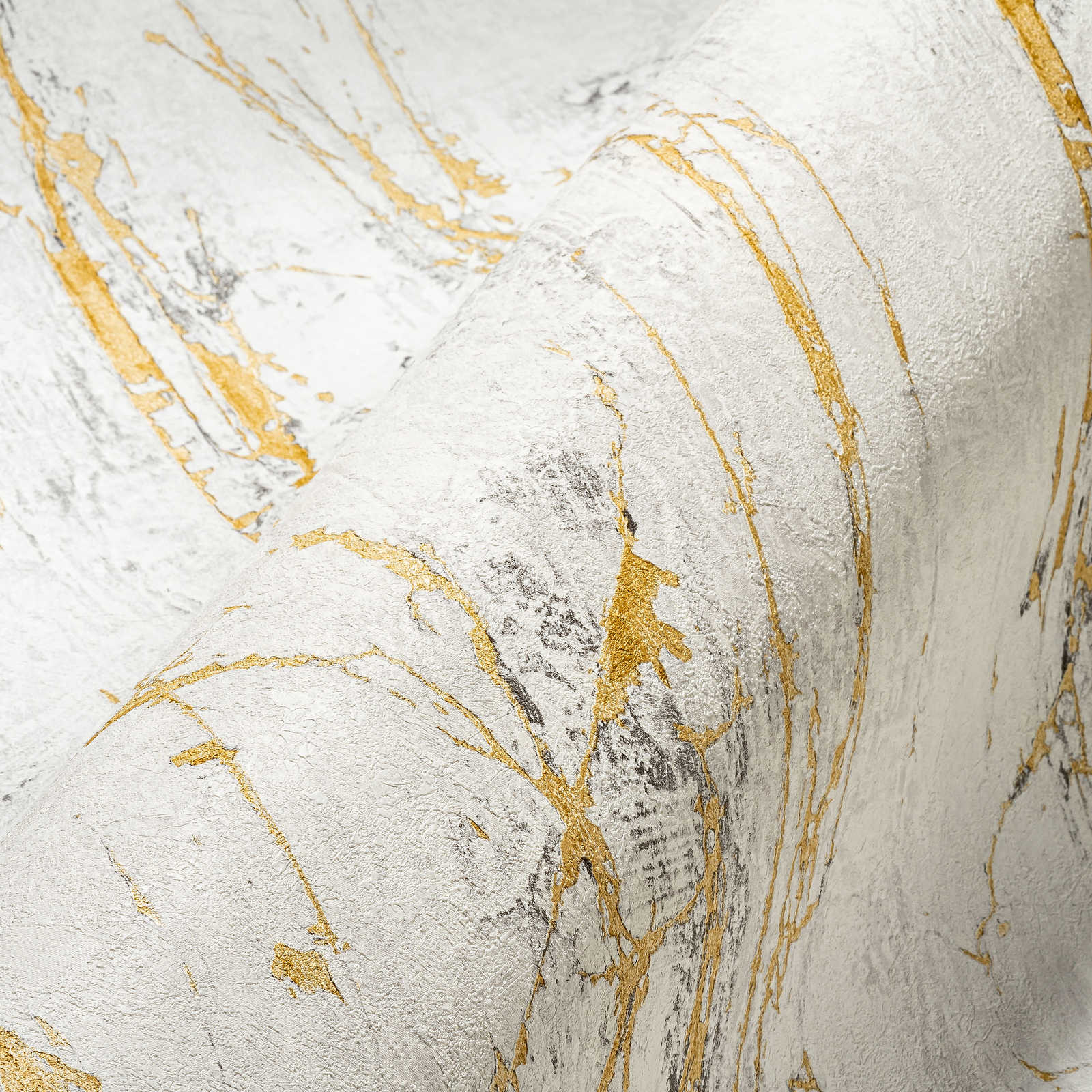             Gold marble wallpaper with metallic texture design - white, metallic
        
