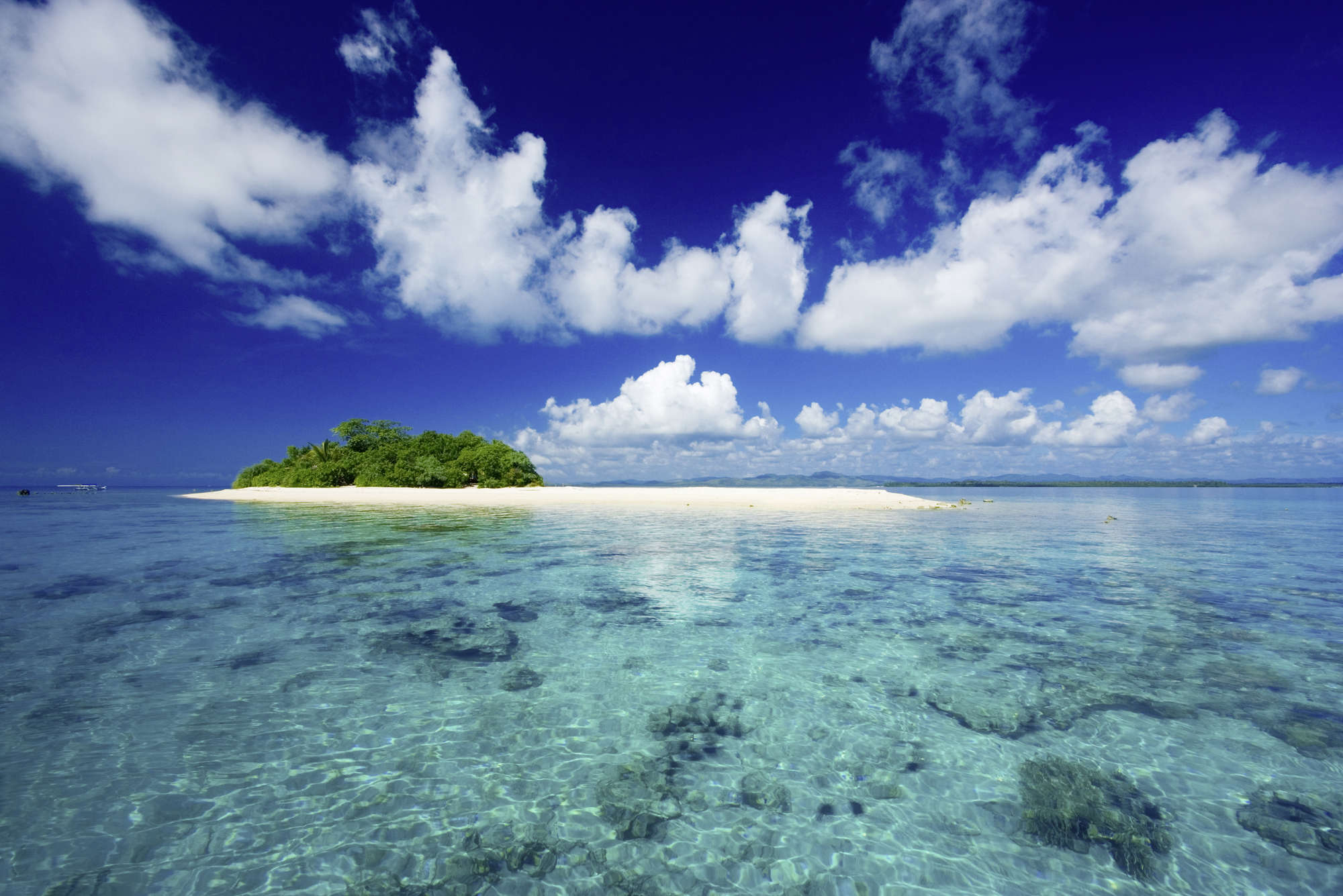             Papel pintado South Seas Island and Sky - tejido no tejido liso de primera calidad
        