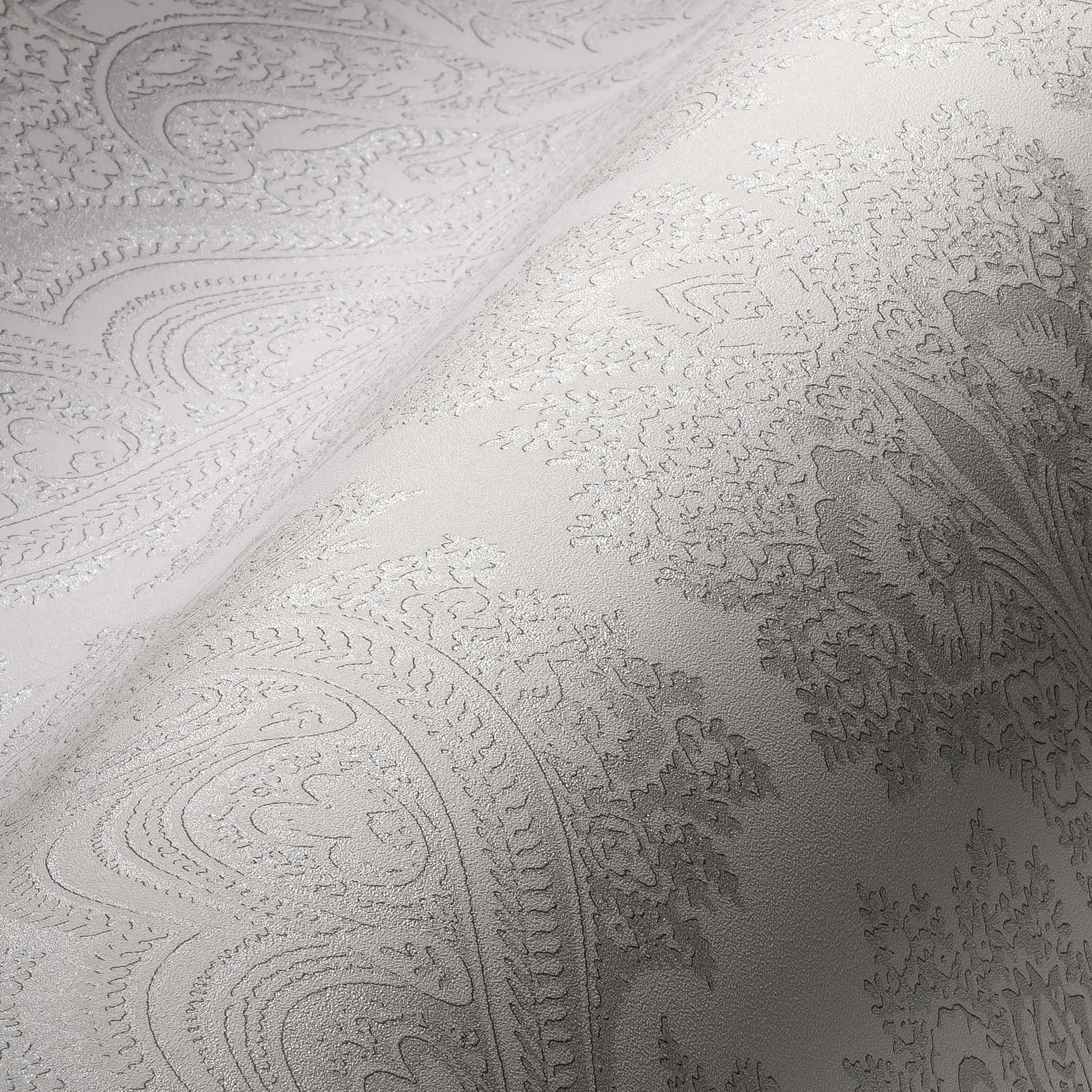             Silver grey wallpaper with ornamental pattern in boho look - Metallic, Grey
        