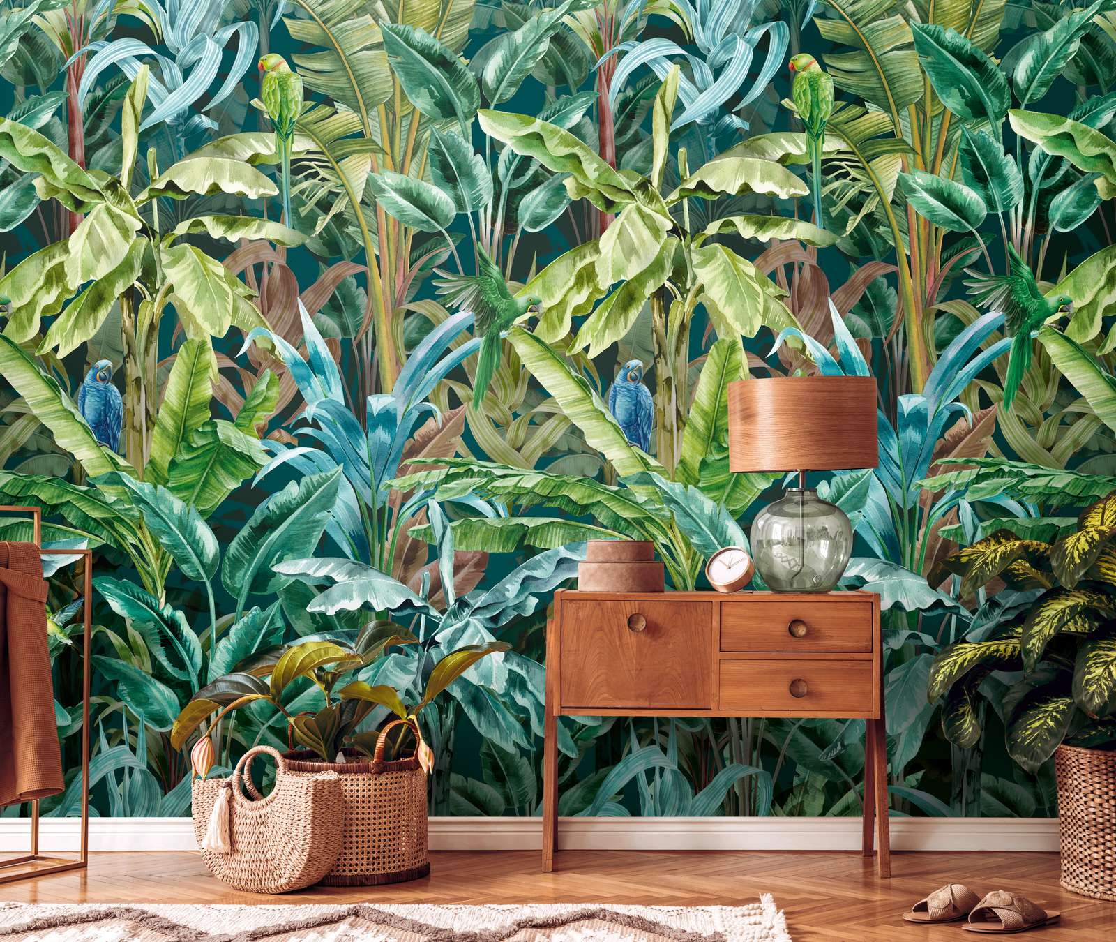             Non-woven wallpaper with gaudy jungle pattern - green, blue, brown
        