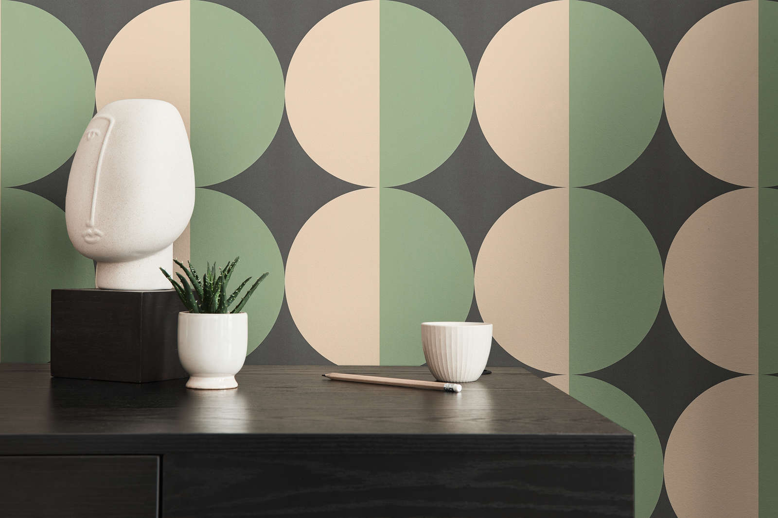             Graphic circle pattern non-woven wallpaper retro - green, beige, black
        