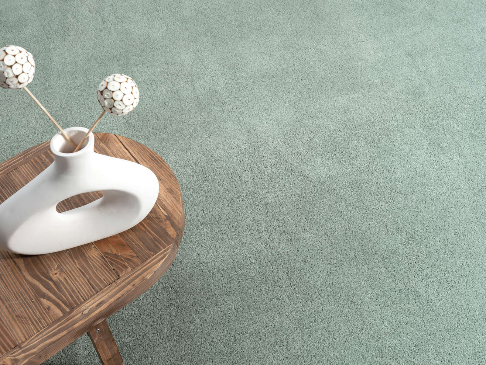             Soft pile carpet in green - 110 x 60 cm
        