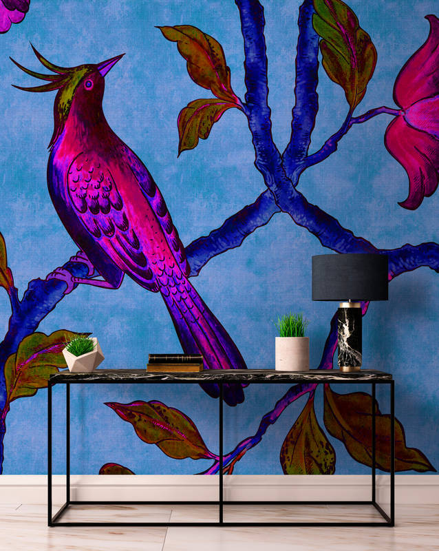             Bird Of Paradis 1 - carta da parati in stampa digitale con struttura in lino naturale con uccello del paradiso - blu, viola | madreperla tessuto non tessuto liscio
        