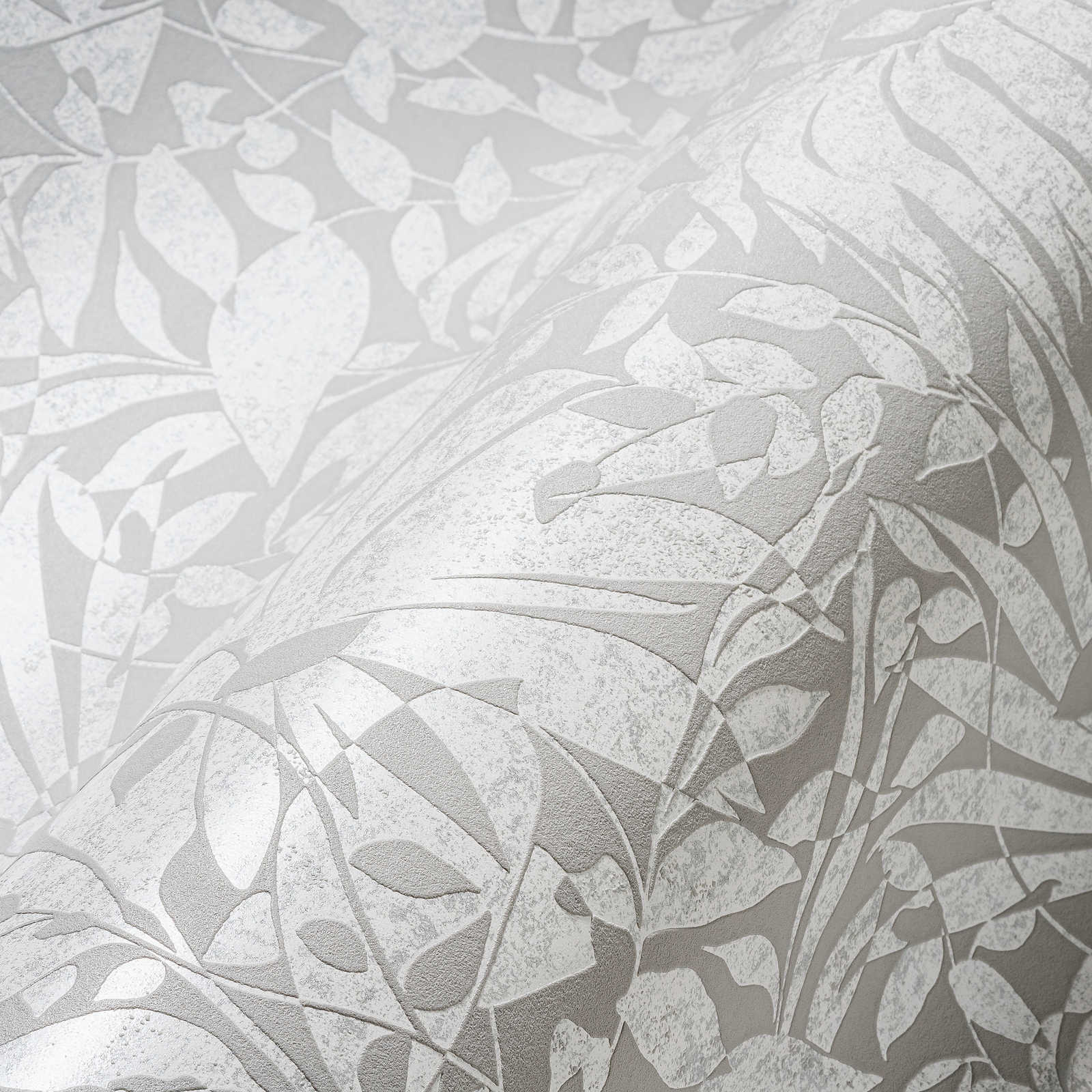             Papier peint gris à feuilles avec détails structurés et effet métallique
        