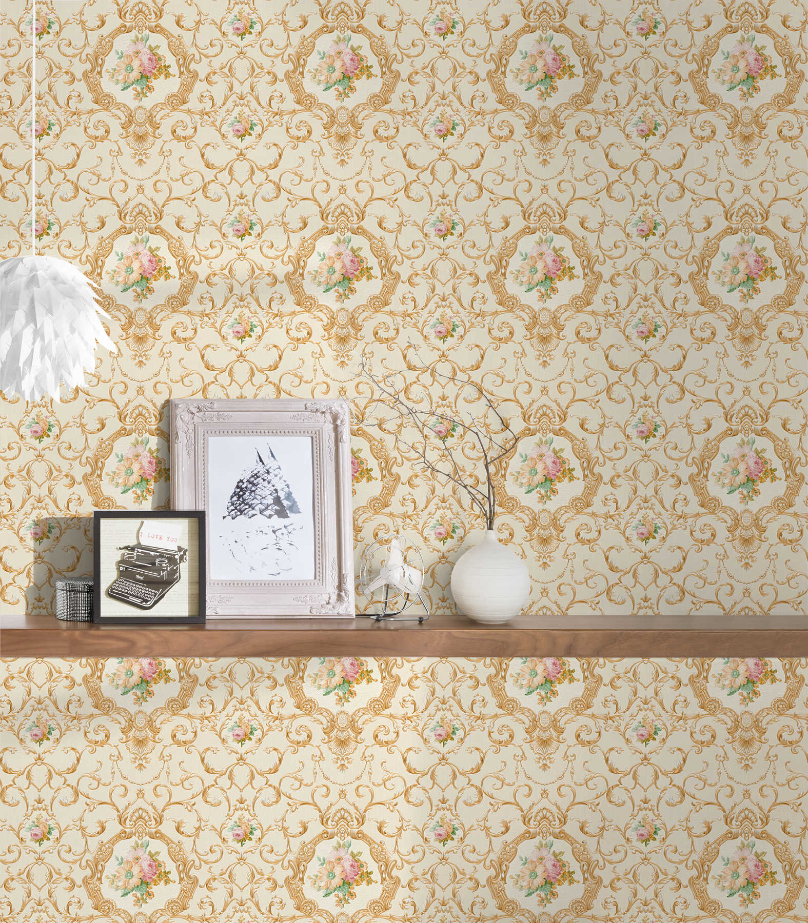             Opulent wallpaper with ornamental pattern & flowers - metallic
        