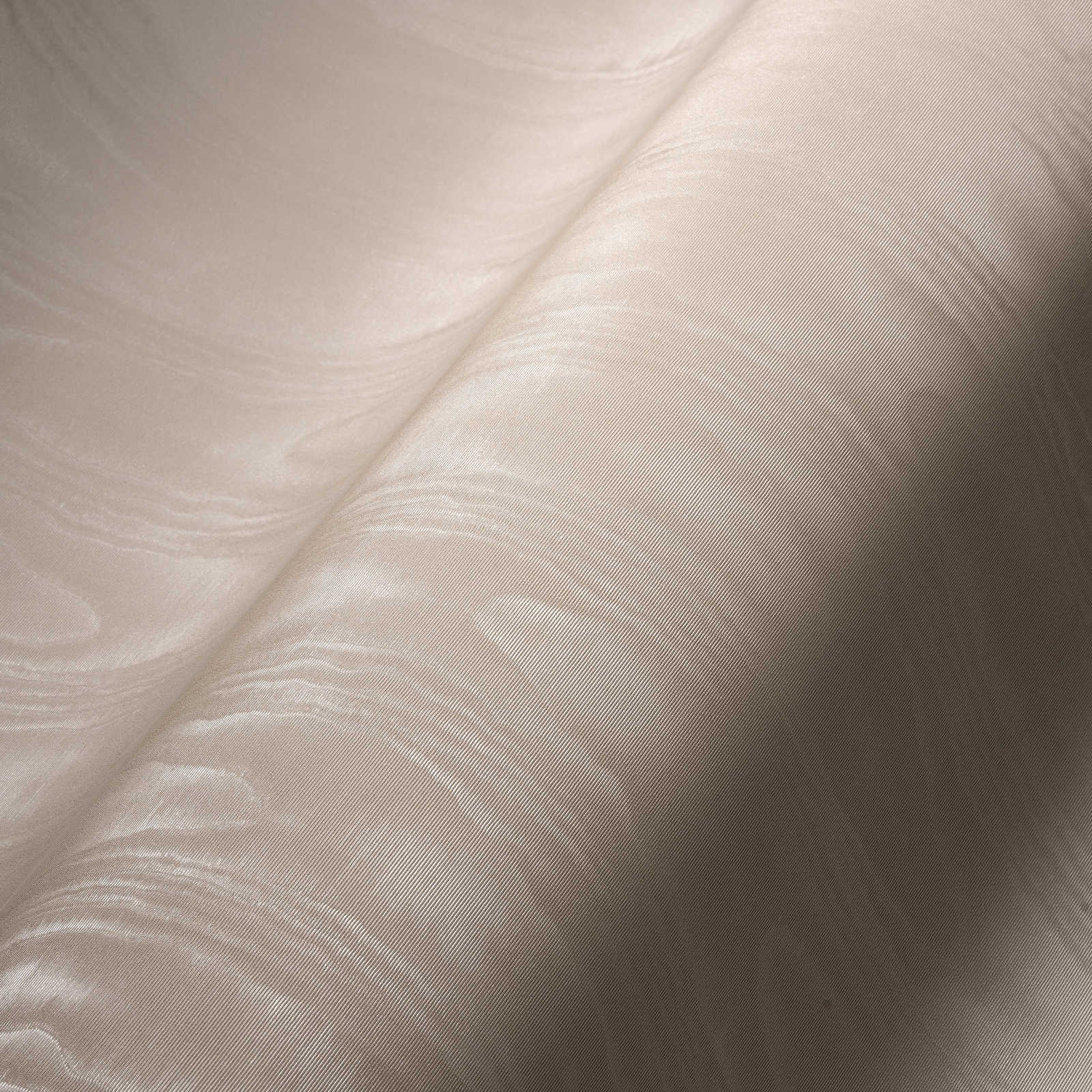             Crème vliesbehang moiré effect & textielstructuur
        