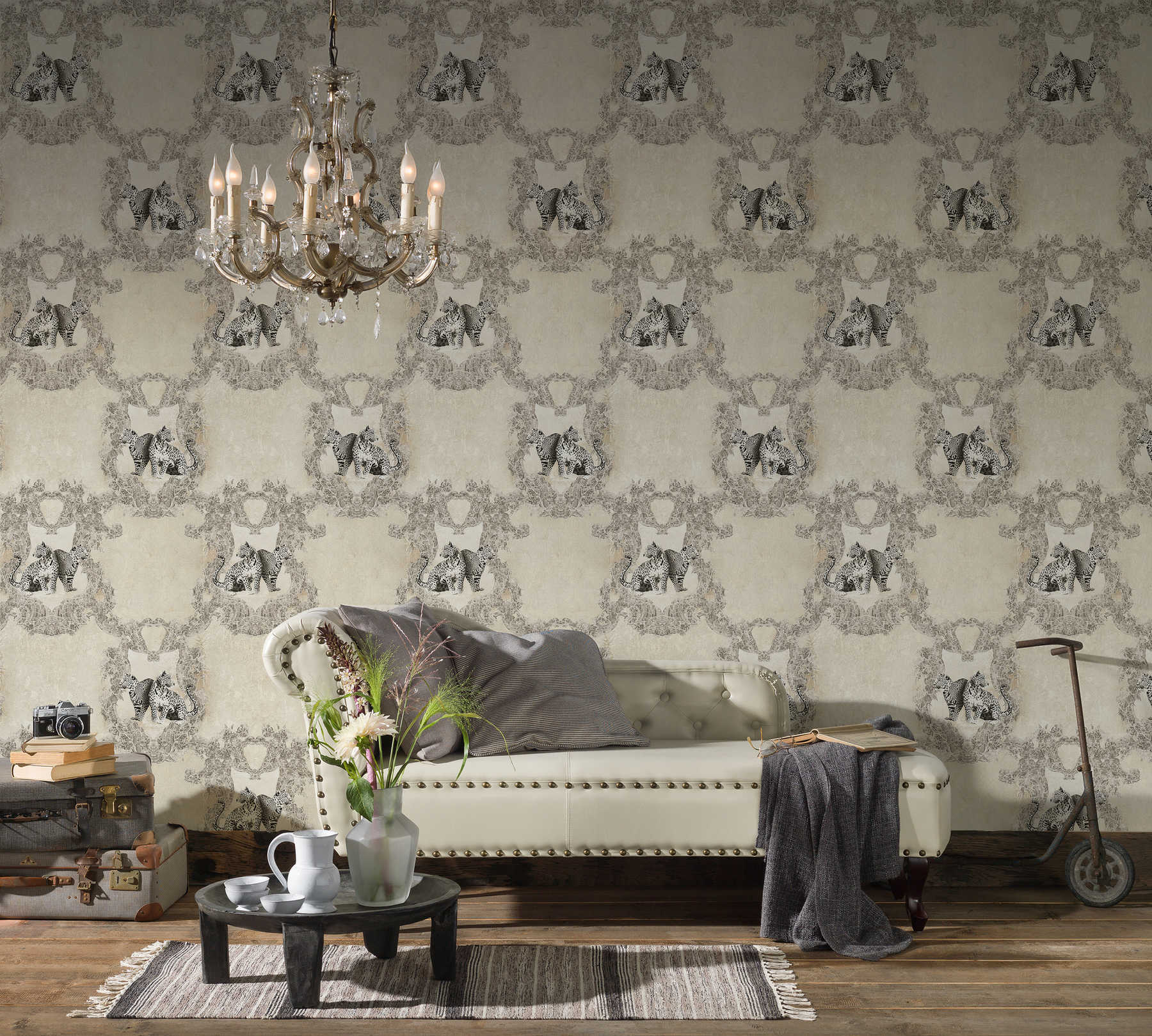             VERSACE wallpaper Used ornaments & leopard - grey
        
