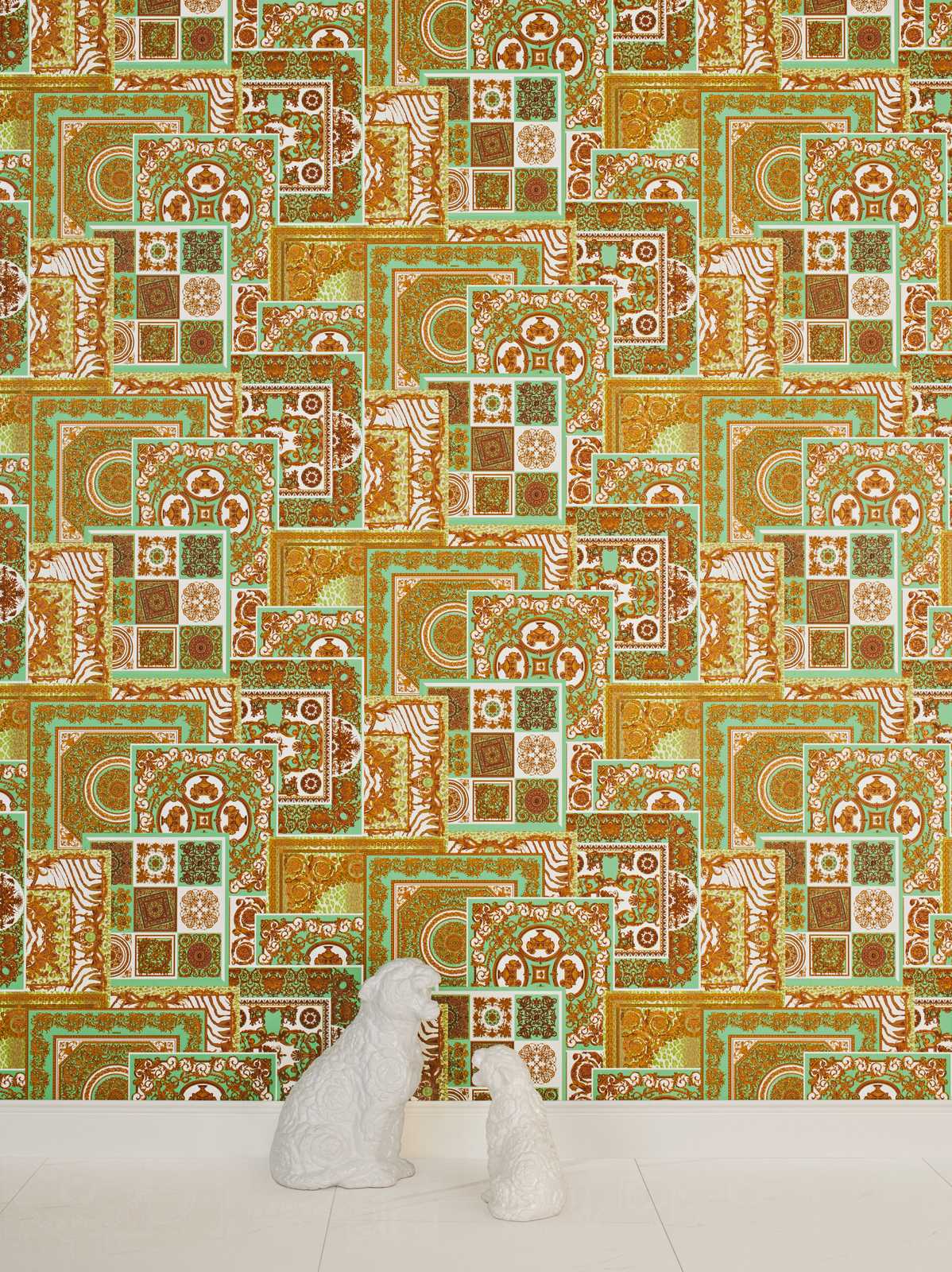             VERSACE Home Papier peint Détails baroques & imprimé animalier - or, vert, marron
        