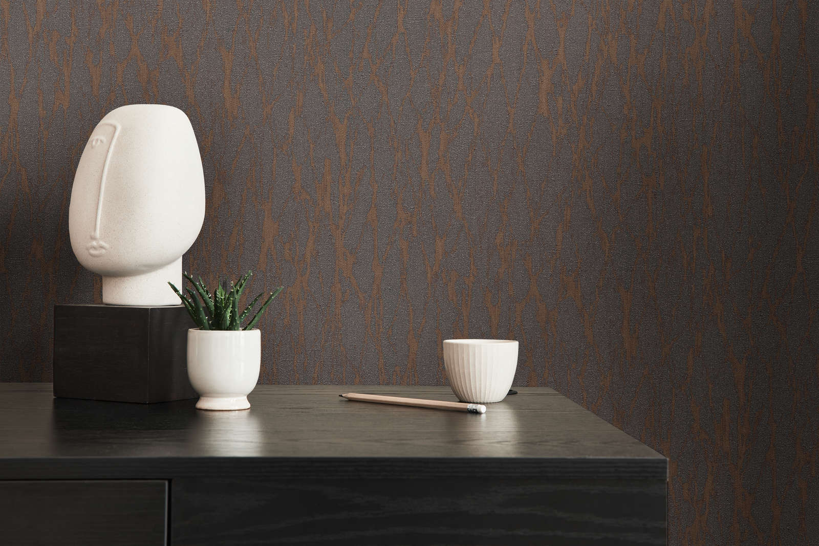             Non-woven wallpaper in one colour with gold accents - blue, brown, silver
        