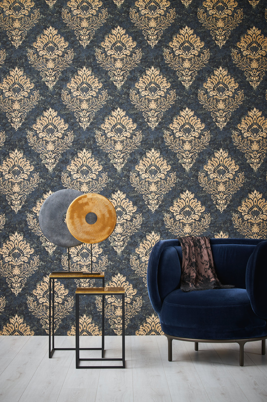             Ornamental wallpaper with floral style & gold effect - beige, blue, brown
        