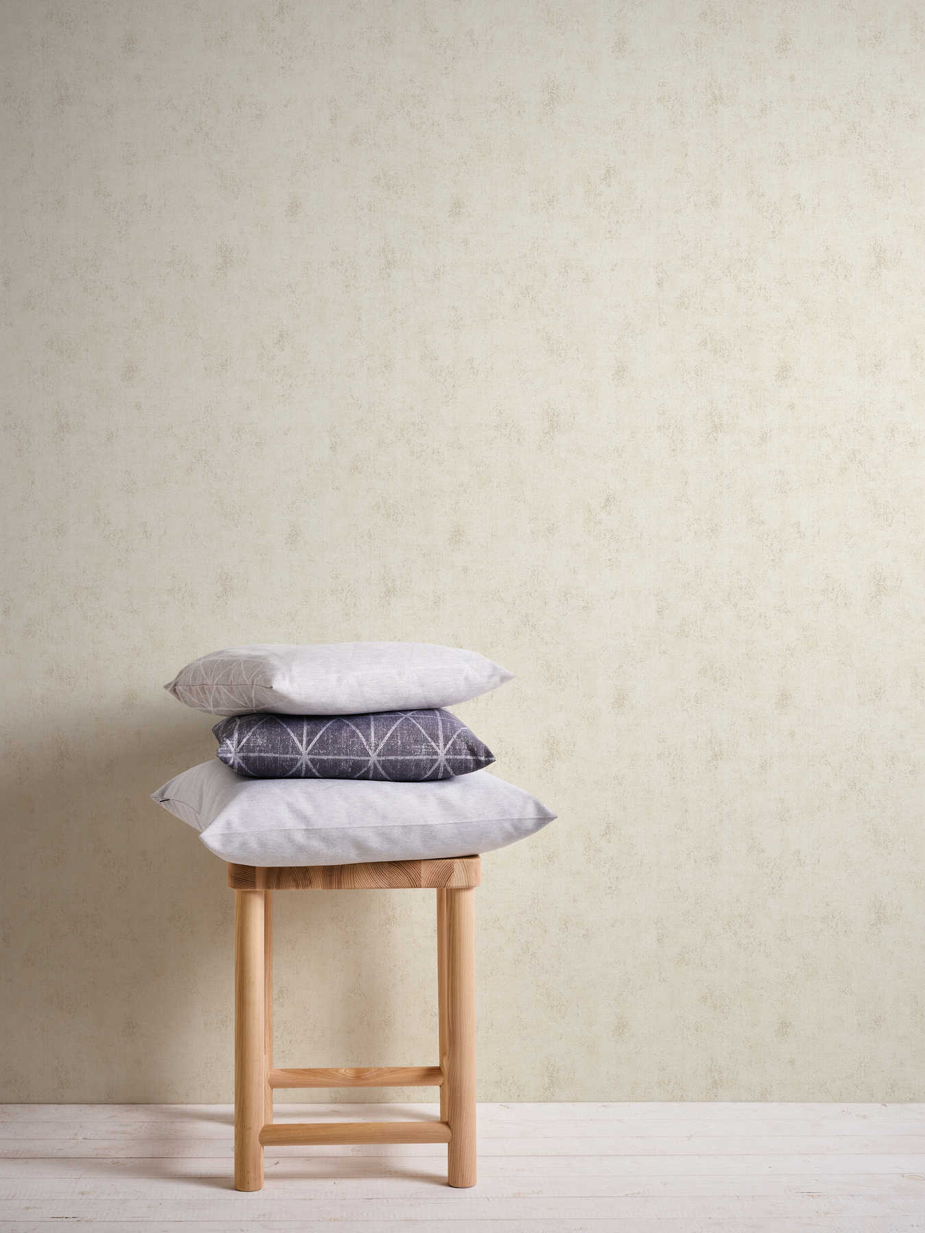             Wallpaper with discreet structure design - beige
        