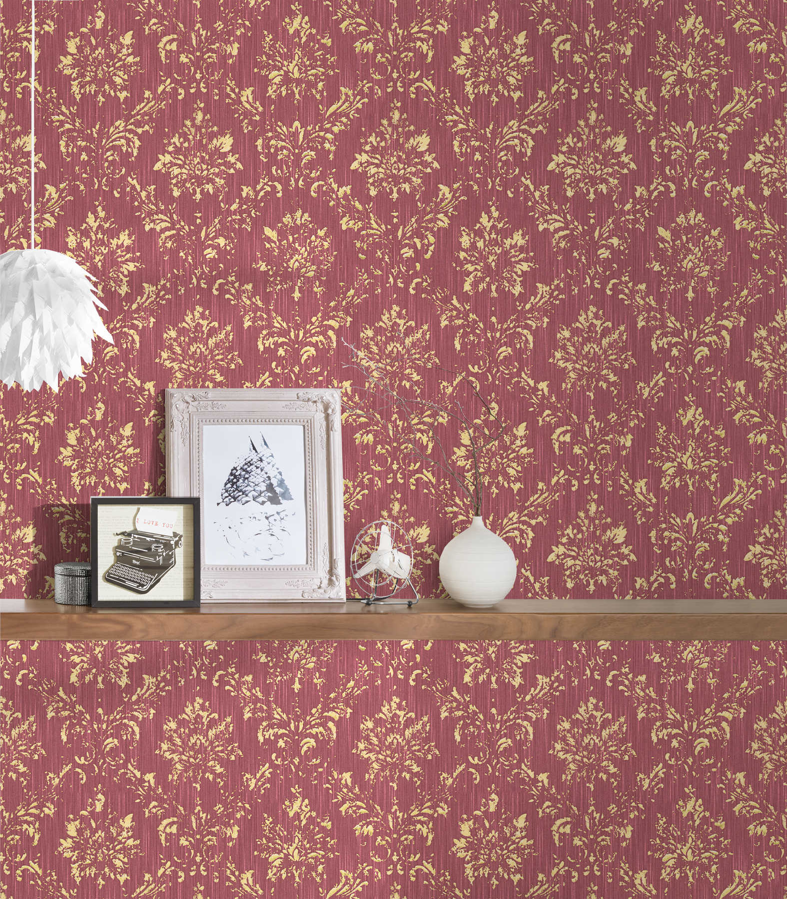             Wallpaper with gold ornaments in used look - red, gold
        