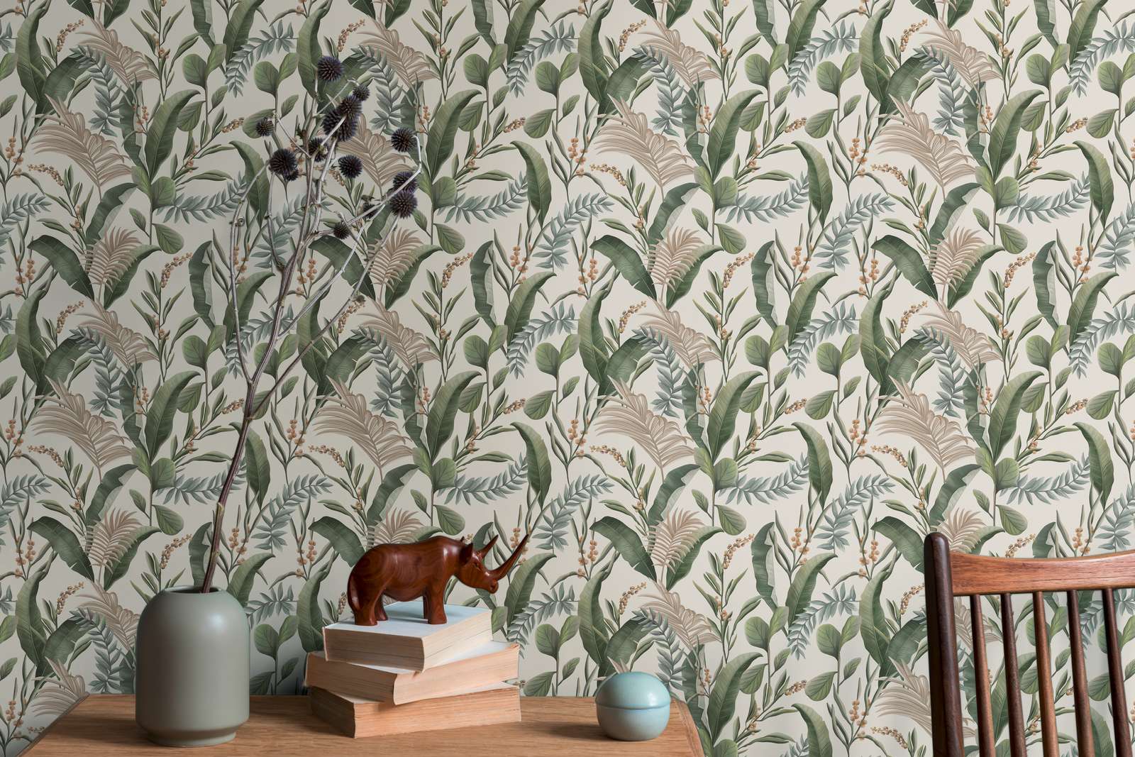            Floral wallpaper with leaves in jungle style textured matt - cream, green, beige
        