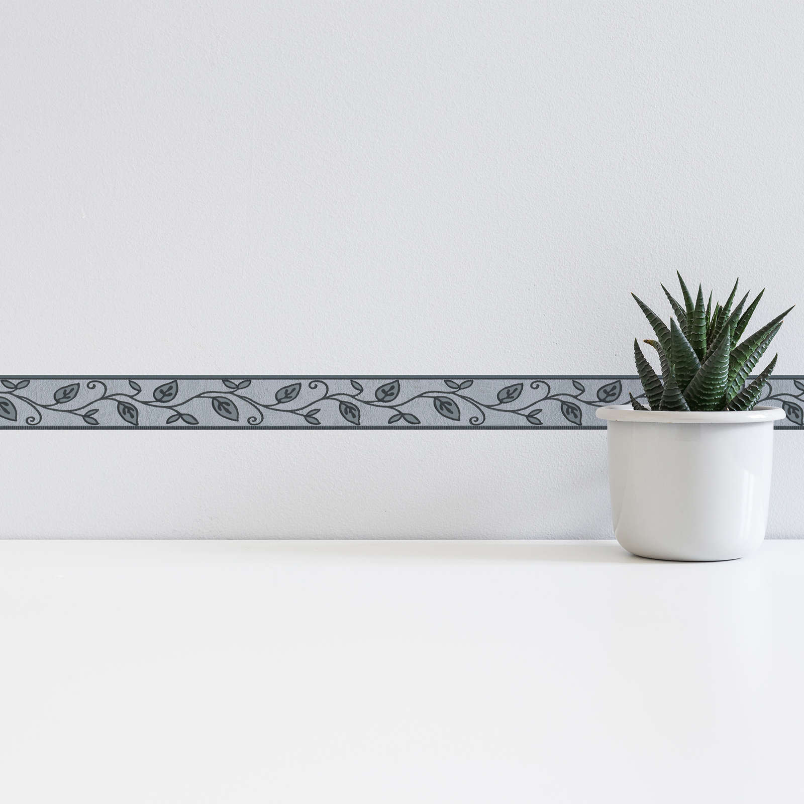             Border with leaf tendrils and textured pattern - Black, Grey
        