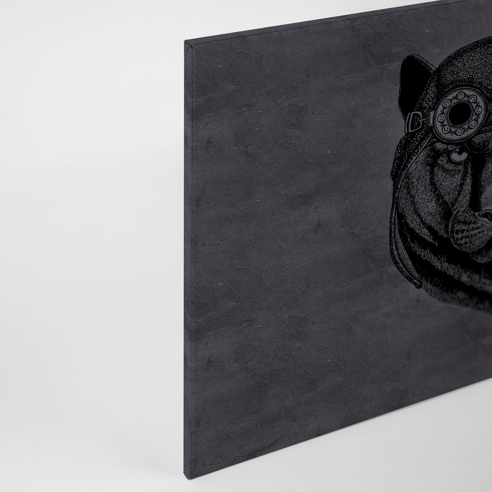             Zwart canvas schilderij Panter met vliegenierspet - 0.90 m x 0.60 m
        