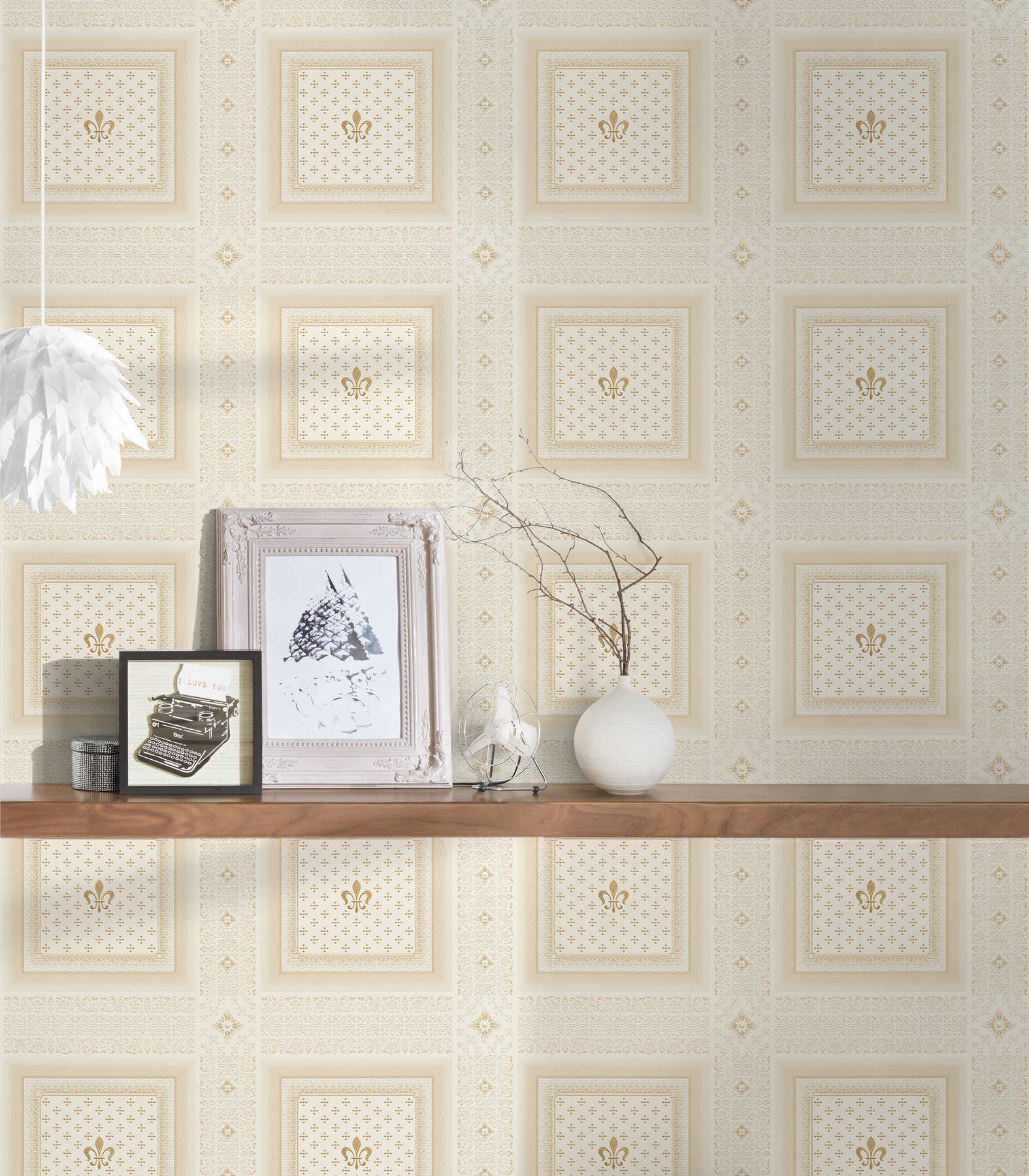             wallpaper Flour-de-lis design - beige, cream
        