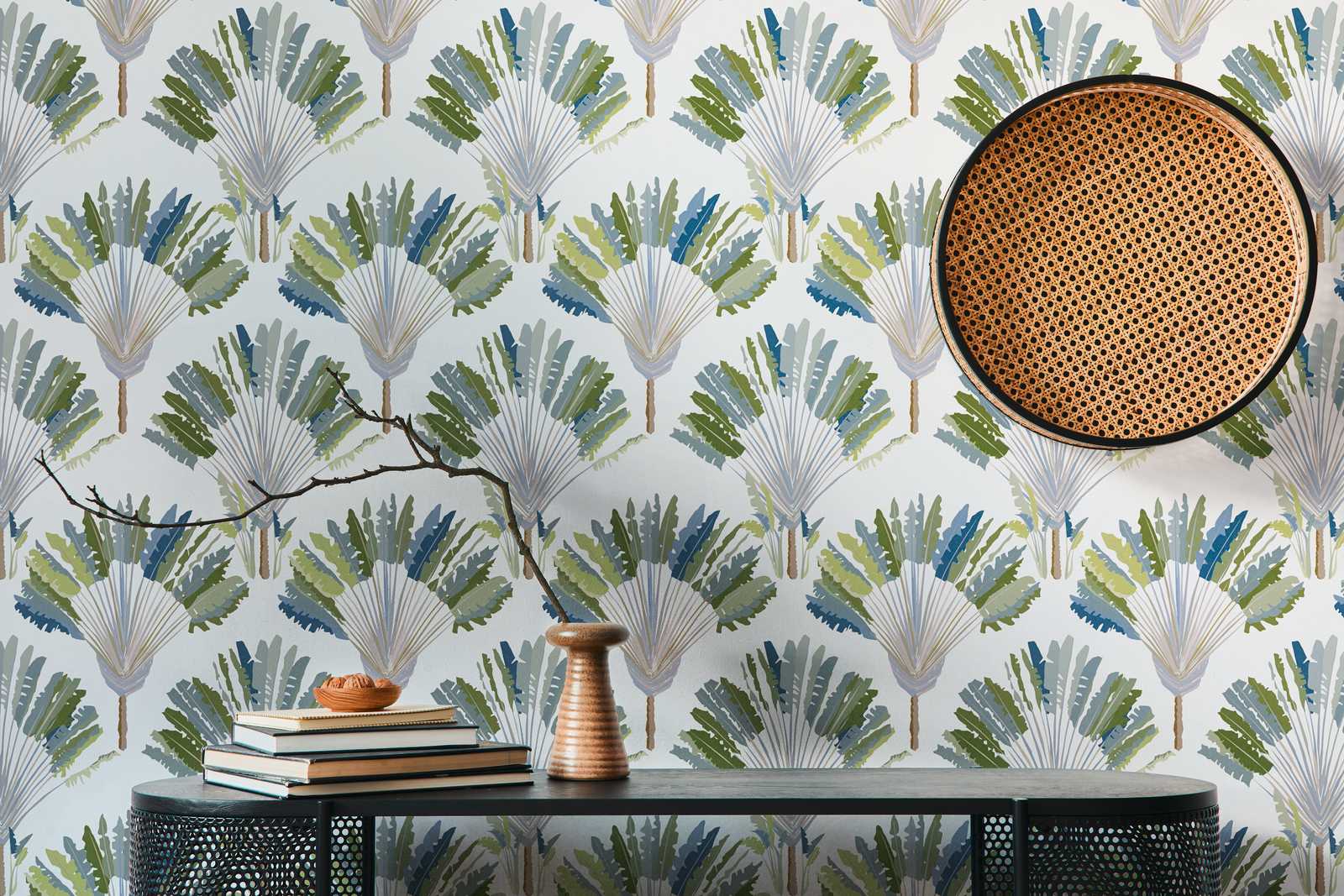             Papel pintado Hojas de palmera y plantas perennes en patrón abstracto - Verde, blanco, azul
        