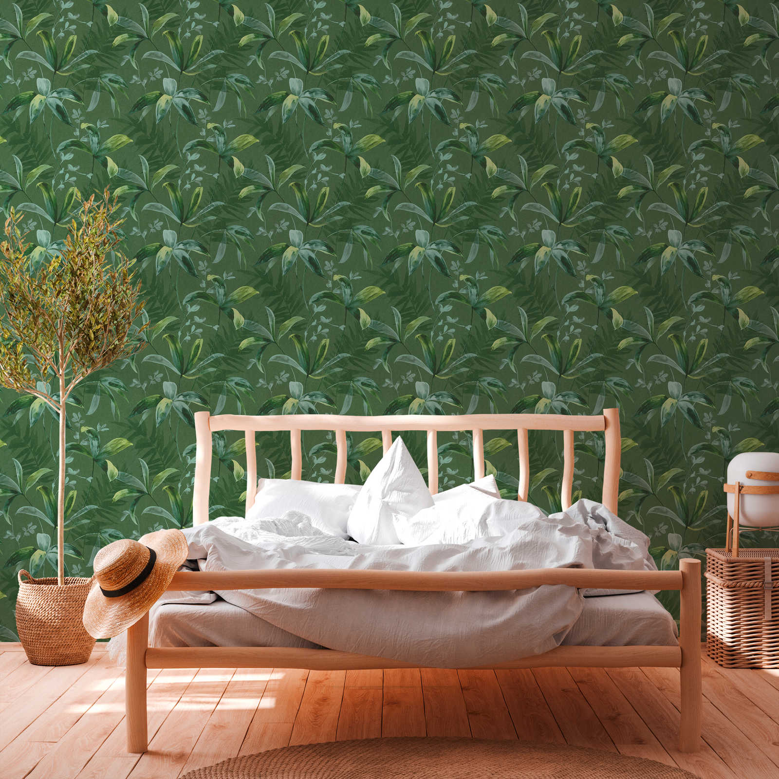             Non-woven wallpaper green leaves pattern in watercolour style - green
        