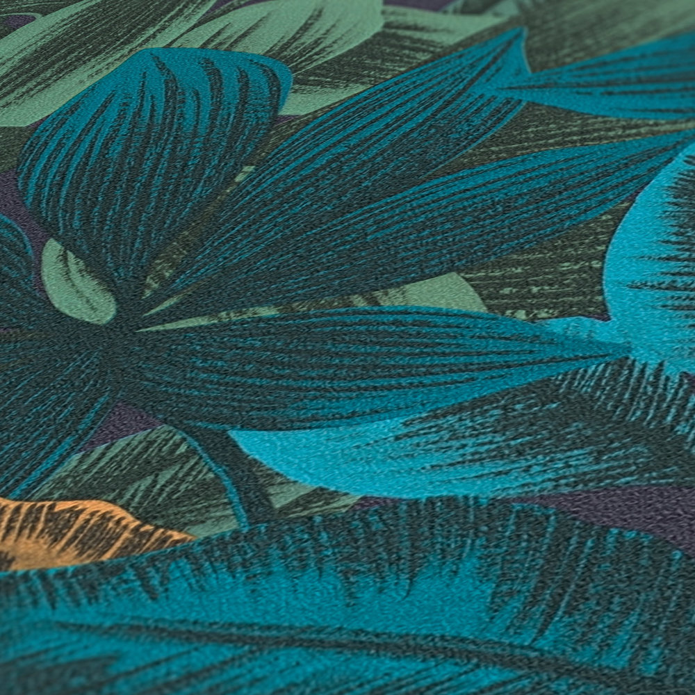             Floral non-woven wallpaper with jungle leaf motif - blue, orange, purple
        