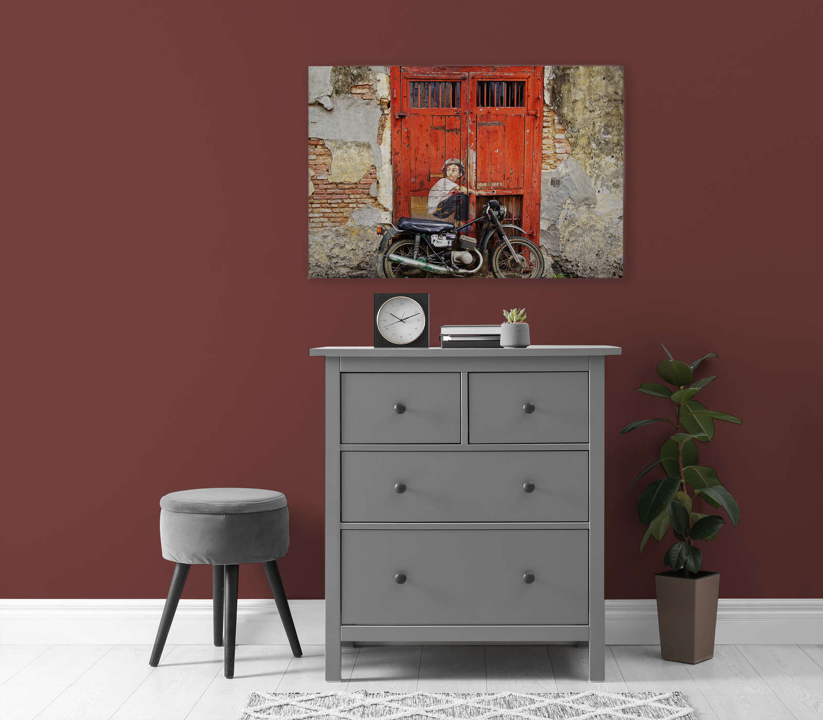             Tableau toile Porte vintage avec mur & moto - 0,90 m x 0,60 m
        