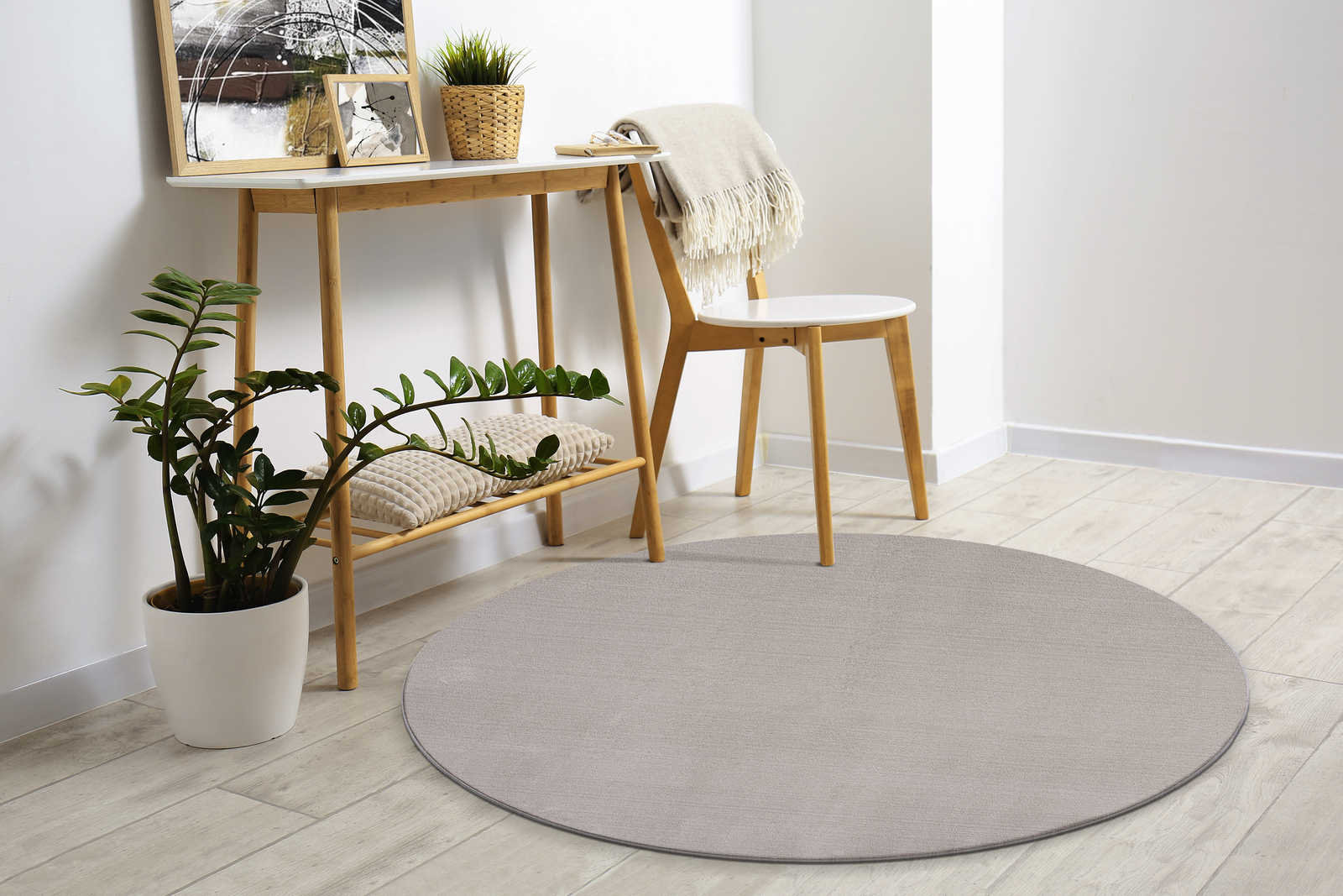 Fashionable Round High Pile Rug in Sand - Ø 120 cm
