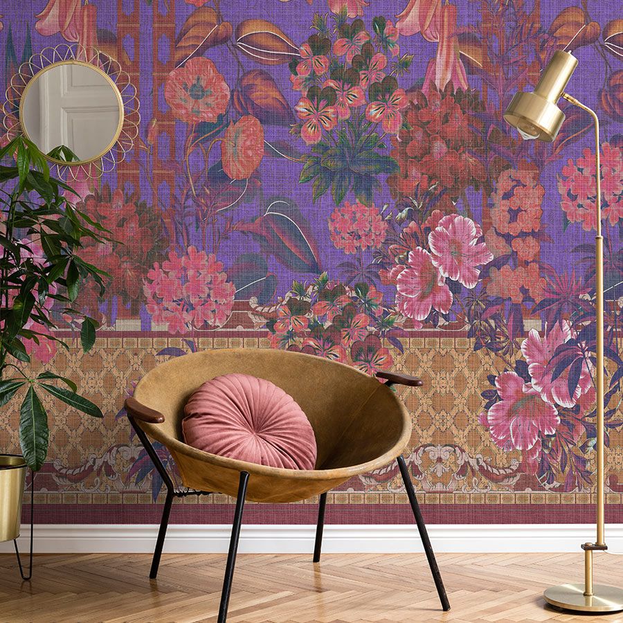 papier peint en papier panoramique »sati 1« - dessin de fleur avec optique de structure de lin - violet | Intissé mat et lisse
