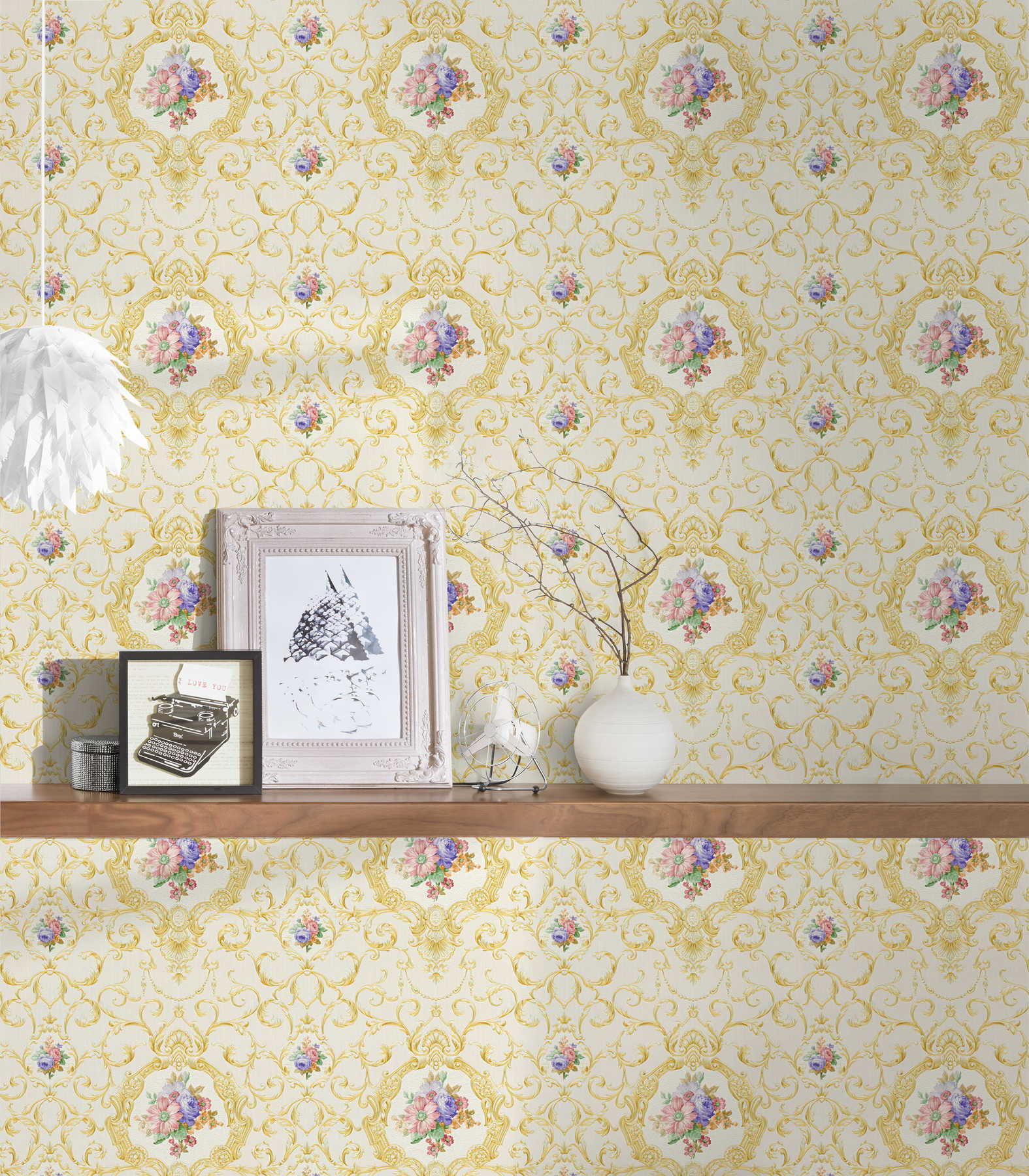             Luxe behang met ornament patroon & bloemenboeket - crème, metallic
        