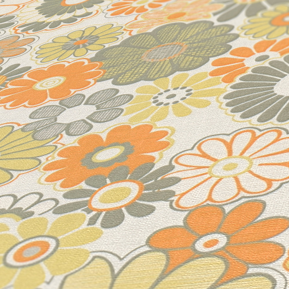             Lightly textured retro style floral wallpaper - orange, green, white
        