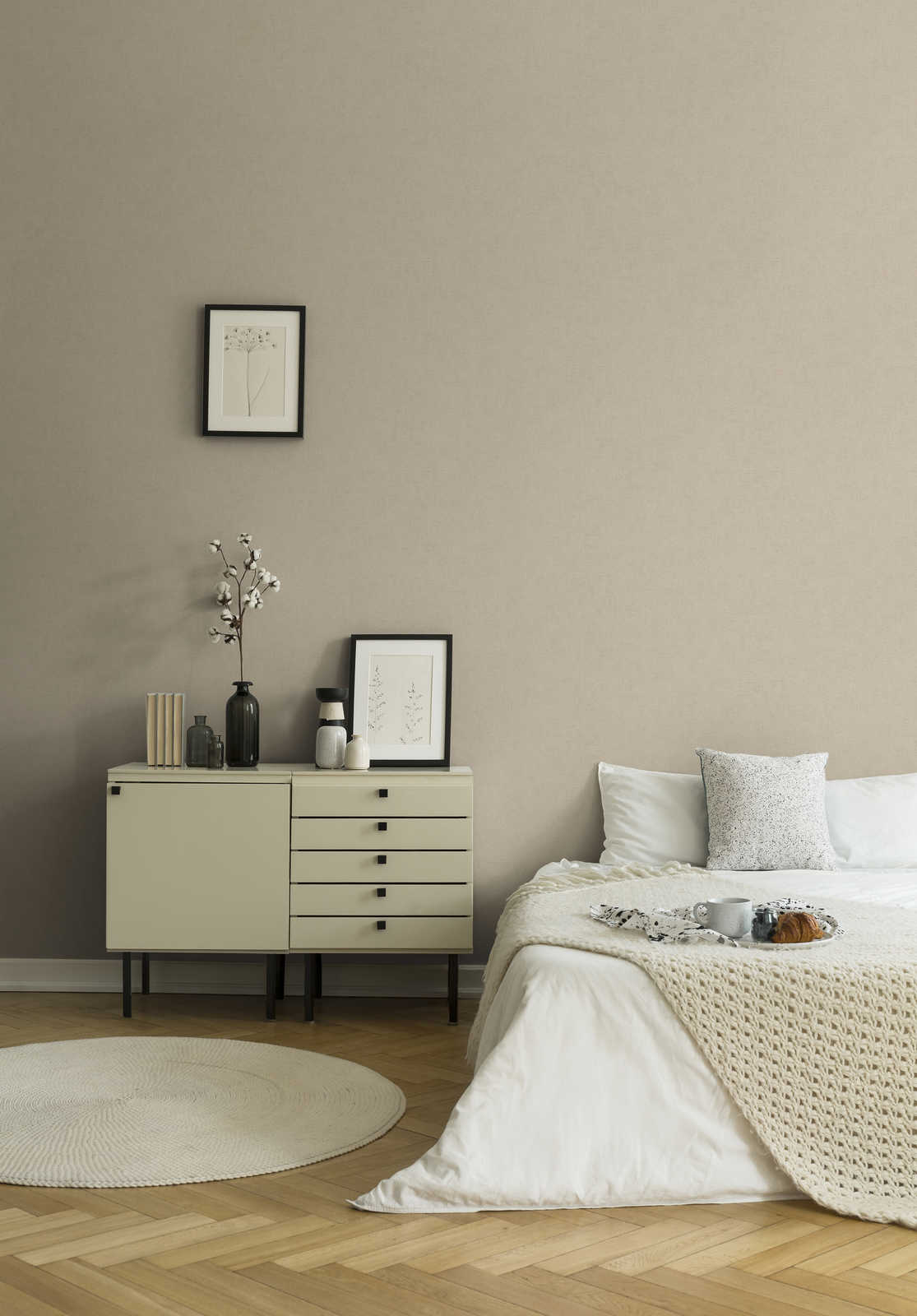             Plain wallpaper with structure & glitter effect - beige, brown, metallic
        