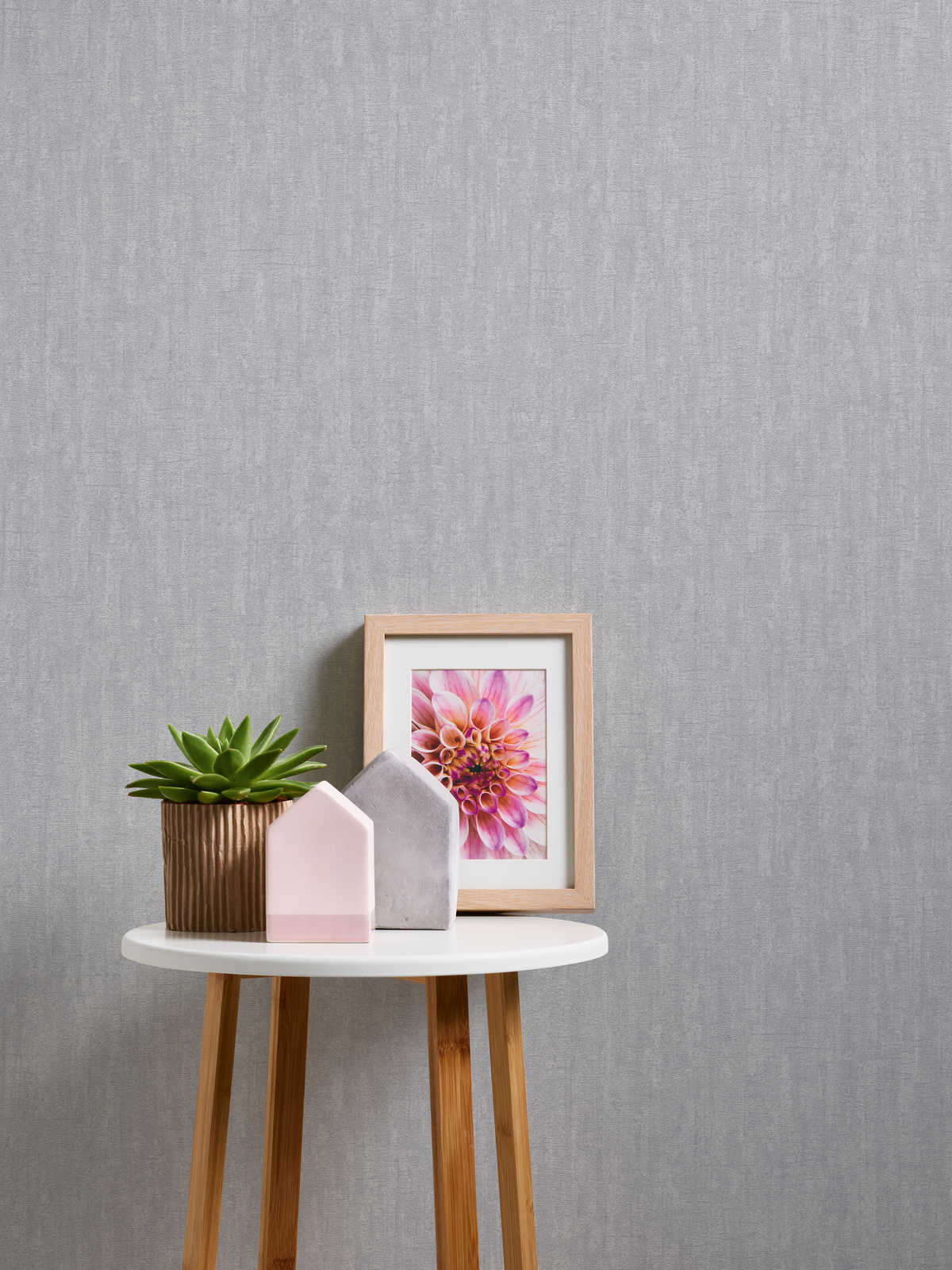             Light grey wallpaper with textured pattern, glossy - grey
        