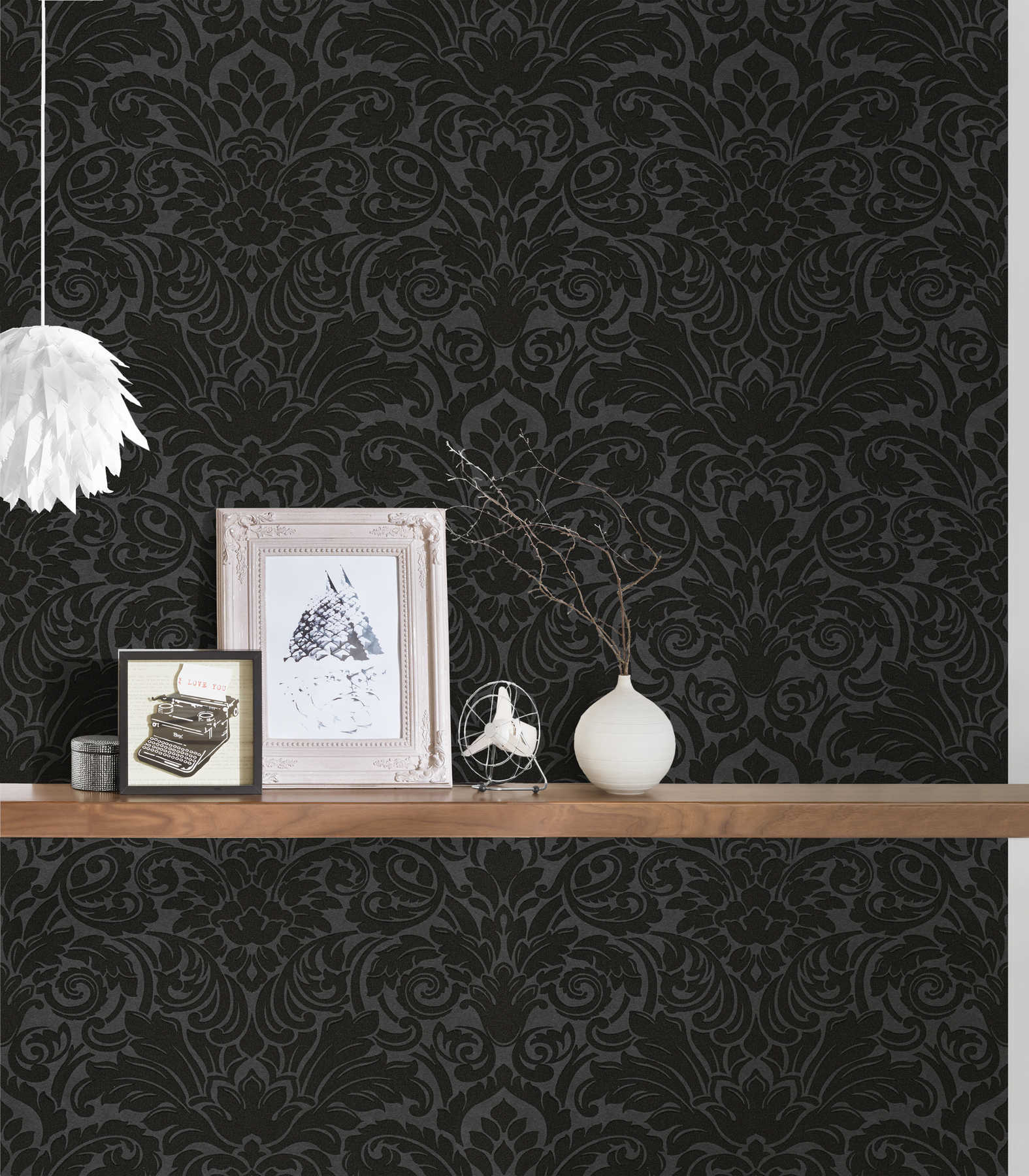             Ornamenteel behang met metallic effect & bloemmotief - zilver, zwart
        