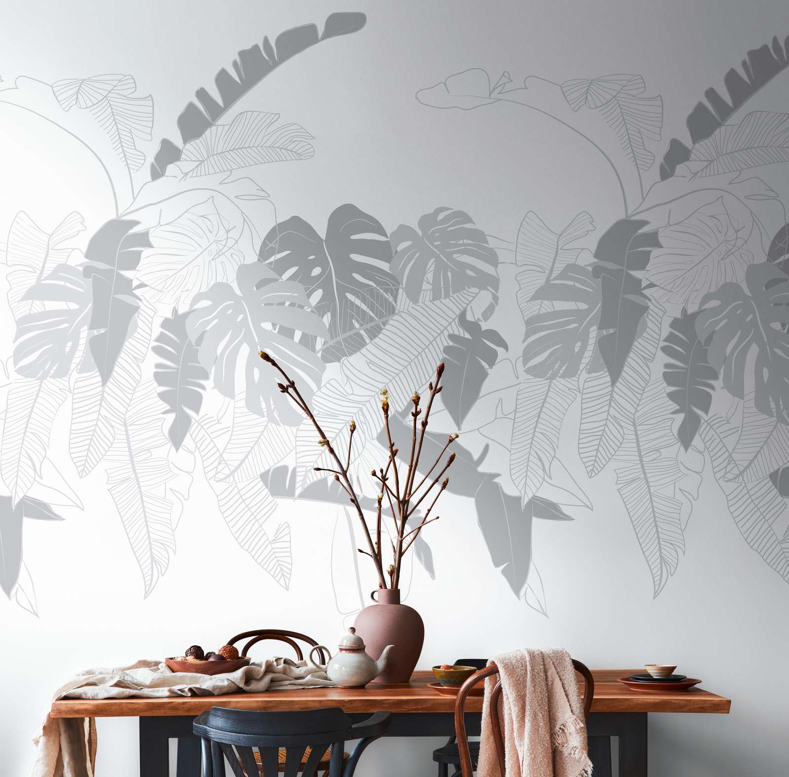             Jungle wallpaper with palm leaf motif - white, grey
        