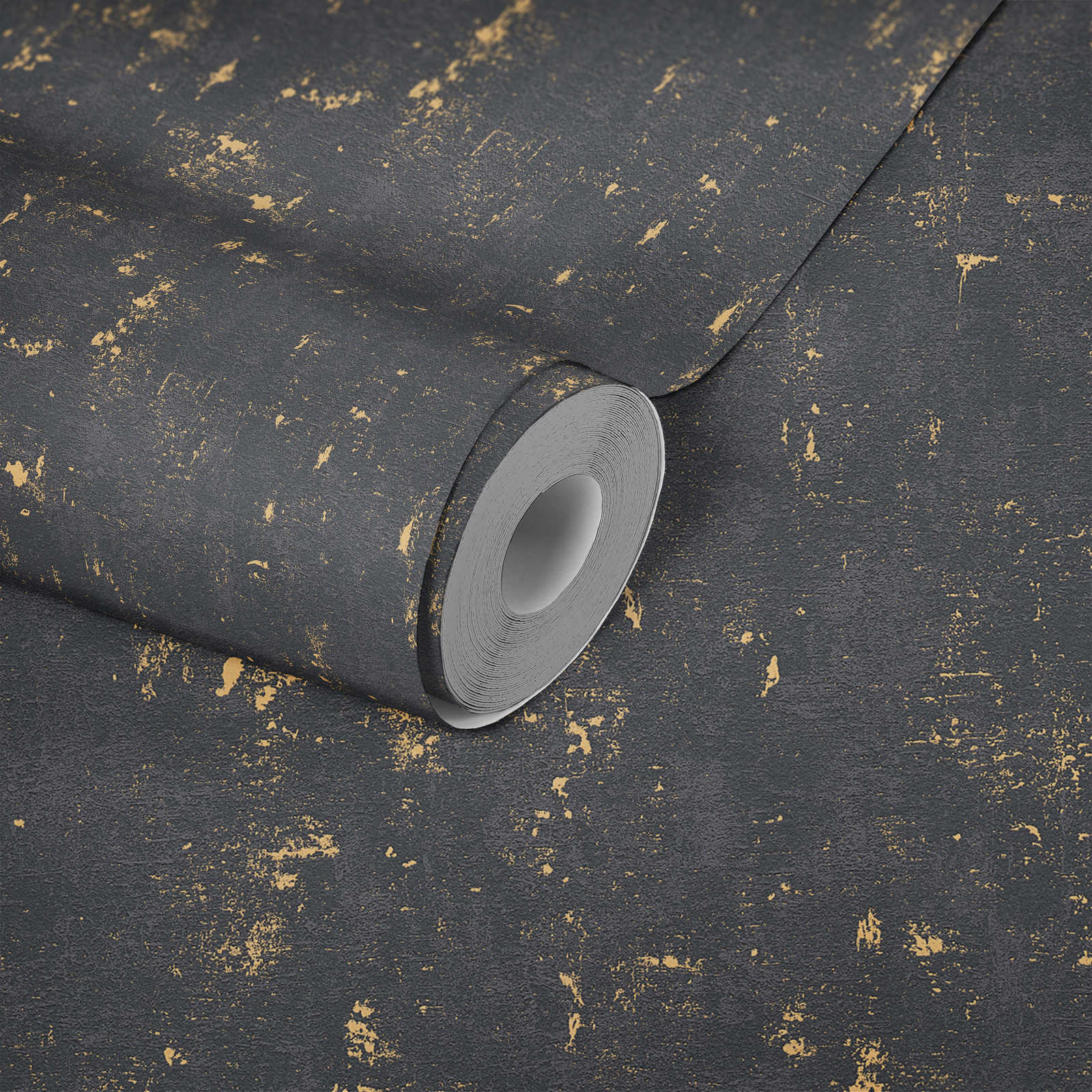            Gebruikt behang met metallic effect - zwart, goud
        