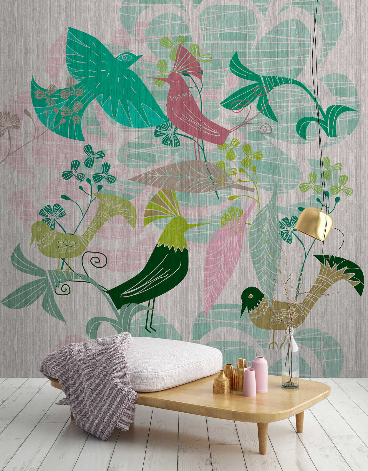             Birdland 3 - Papel pintado con motivos de pájaros verdes y rosas de estilo retro
        