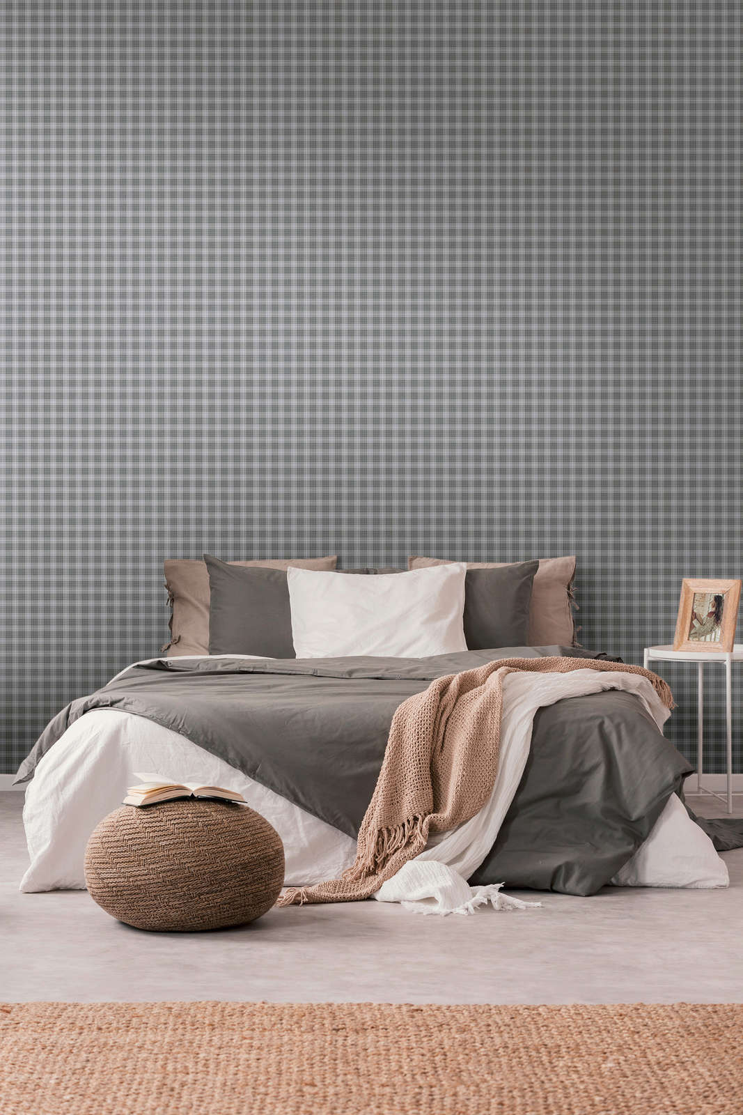             Non-woven wallpaper in Scottish fabric look check - grey, white
        