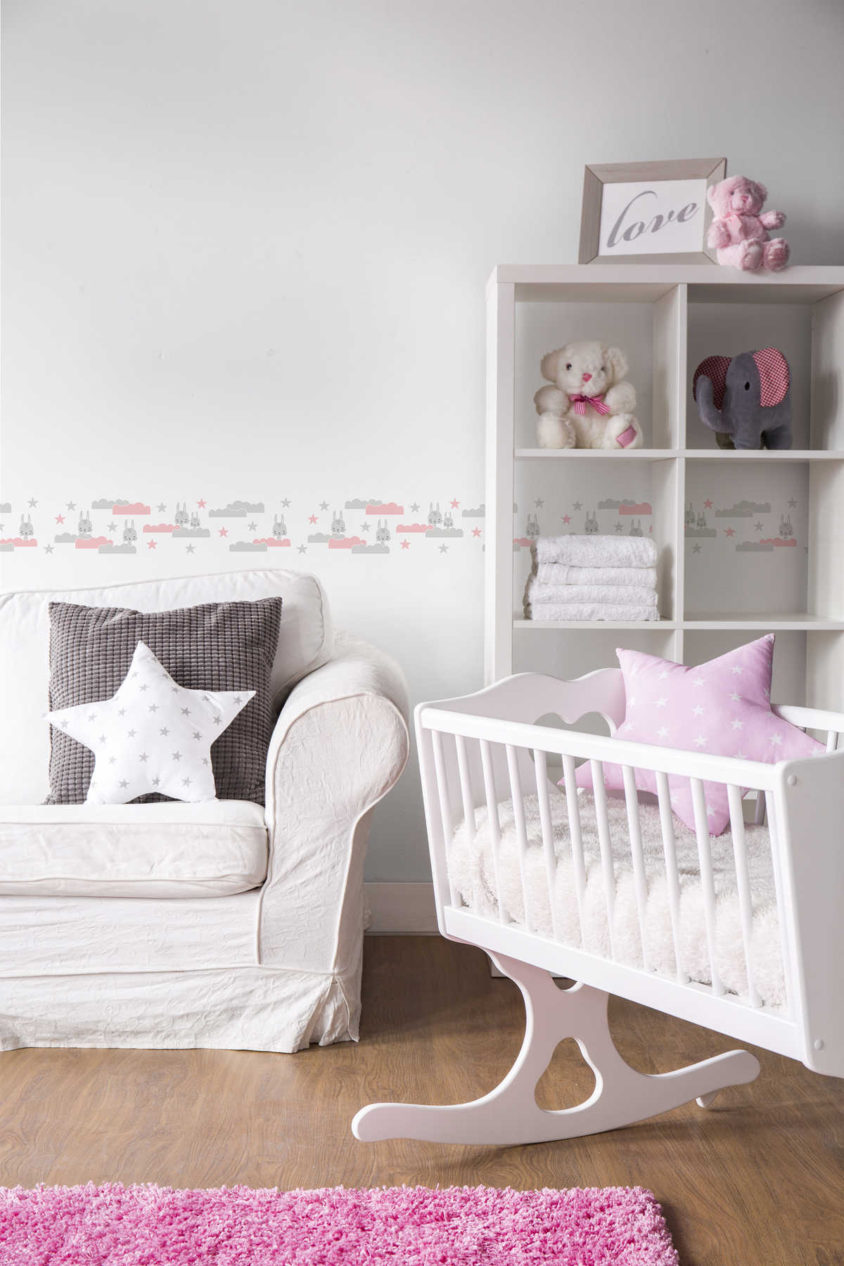             Papel pintado para habitación de bebé "Bunny on cloud 7" para niñas - gris, rosa, blanco
        