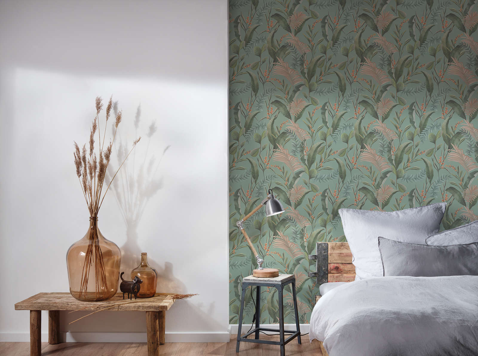             Floral style jungle wallpaper with leaves textured matt - blue, green, beige
        